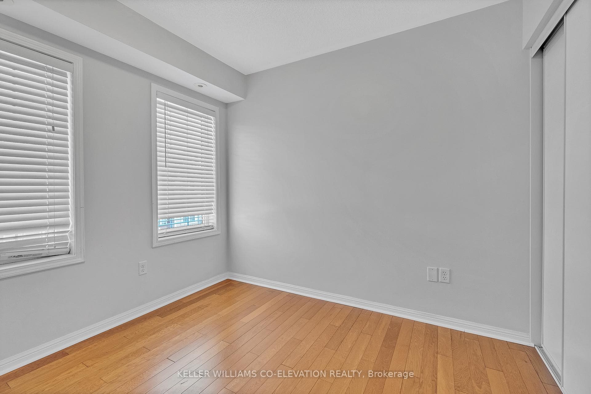 720 Neighbourhood Circle Unit 6 photo 19