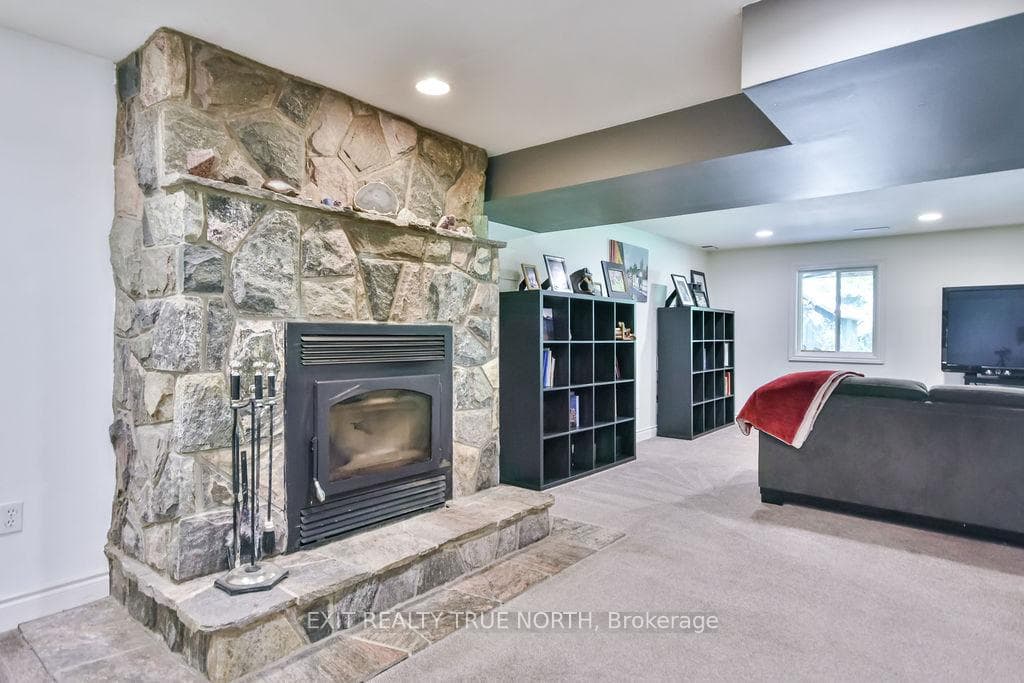 28 Nicholson Crescent photo 36