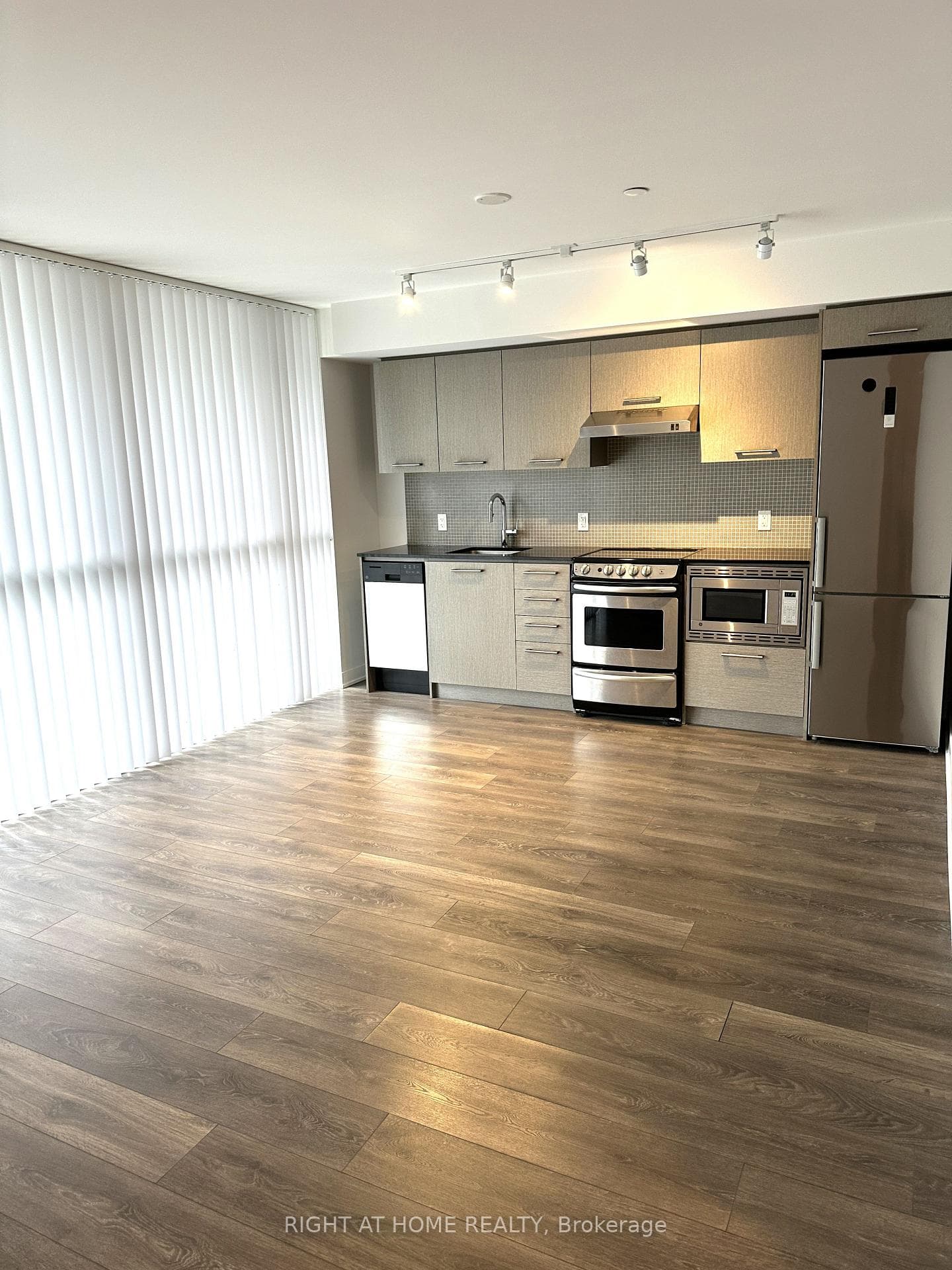 87 Peter Street Unit 1212 photo 11