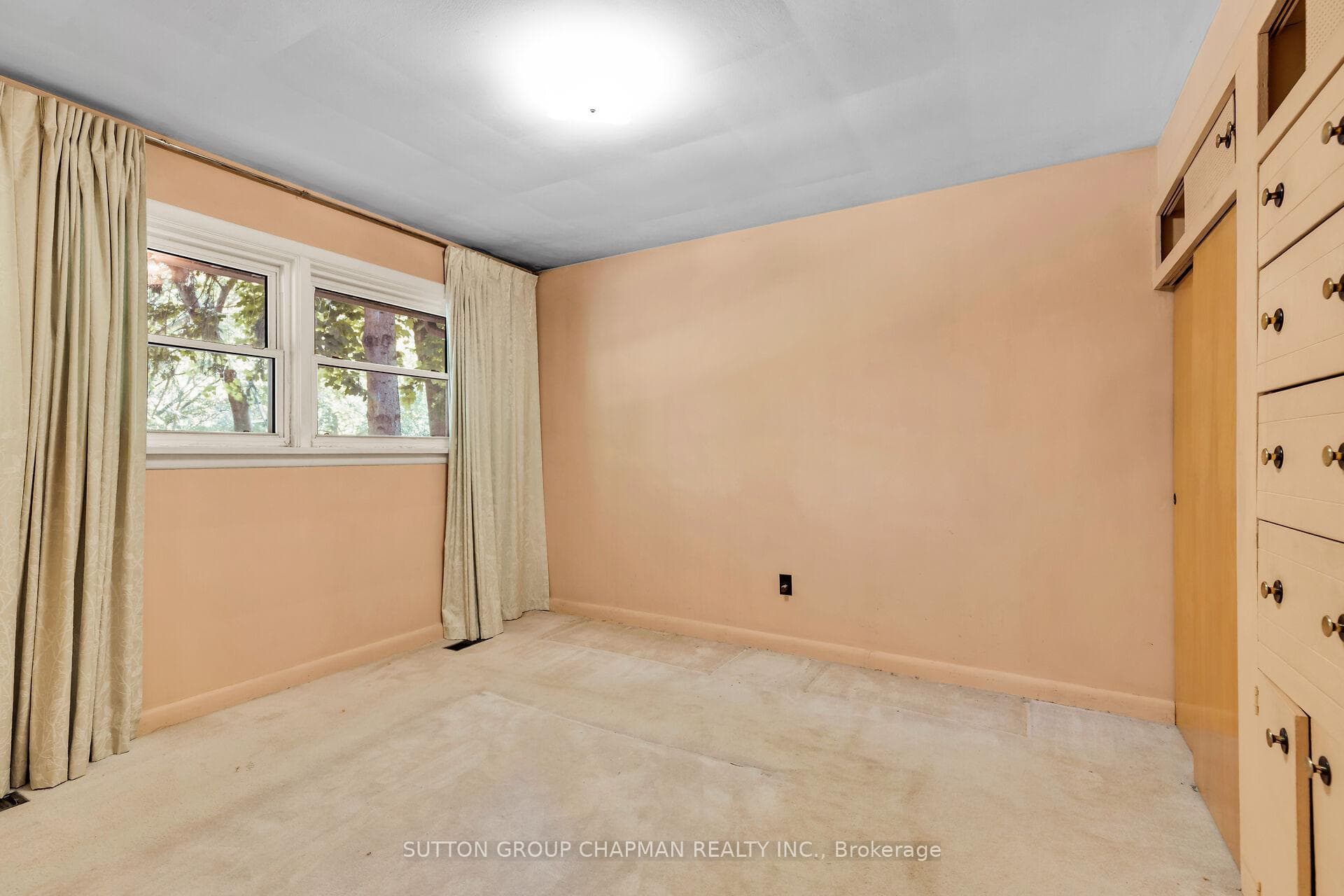 633 Donegal Drive photo 18
