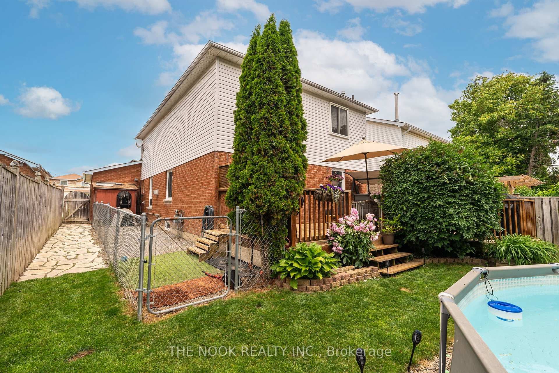 85 Freeland Avenue photo 33