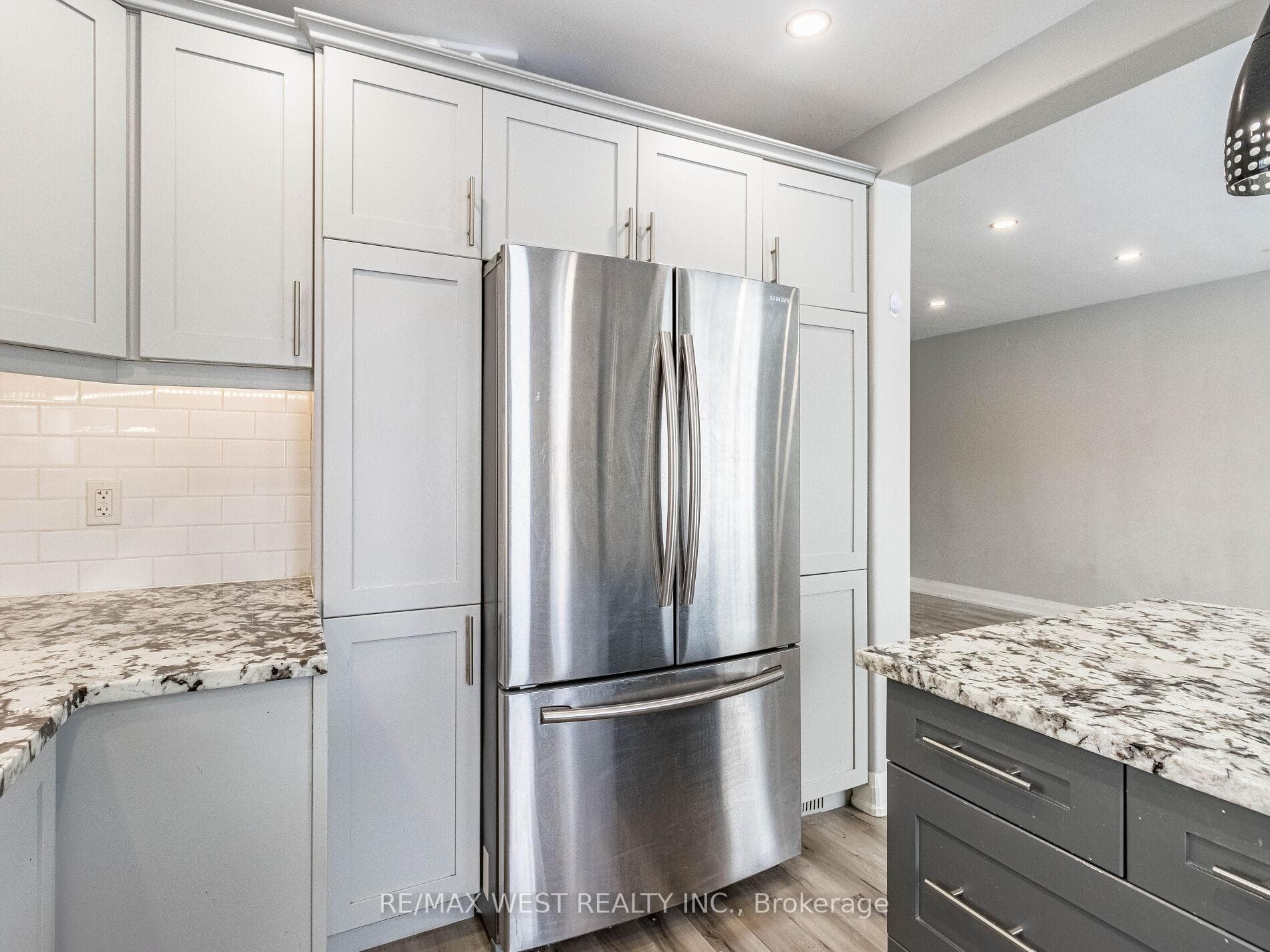 54 James Street photo 14
