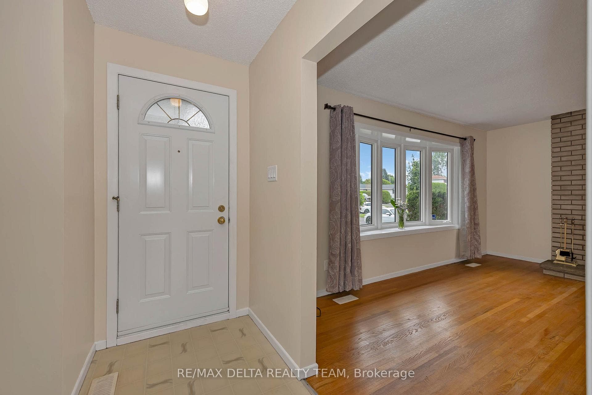 278 Gleneagles Avenue photo 3