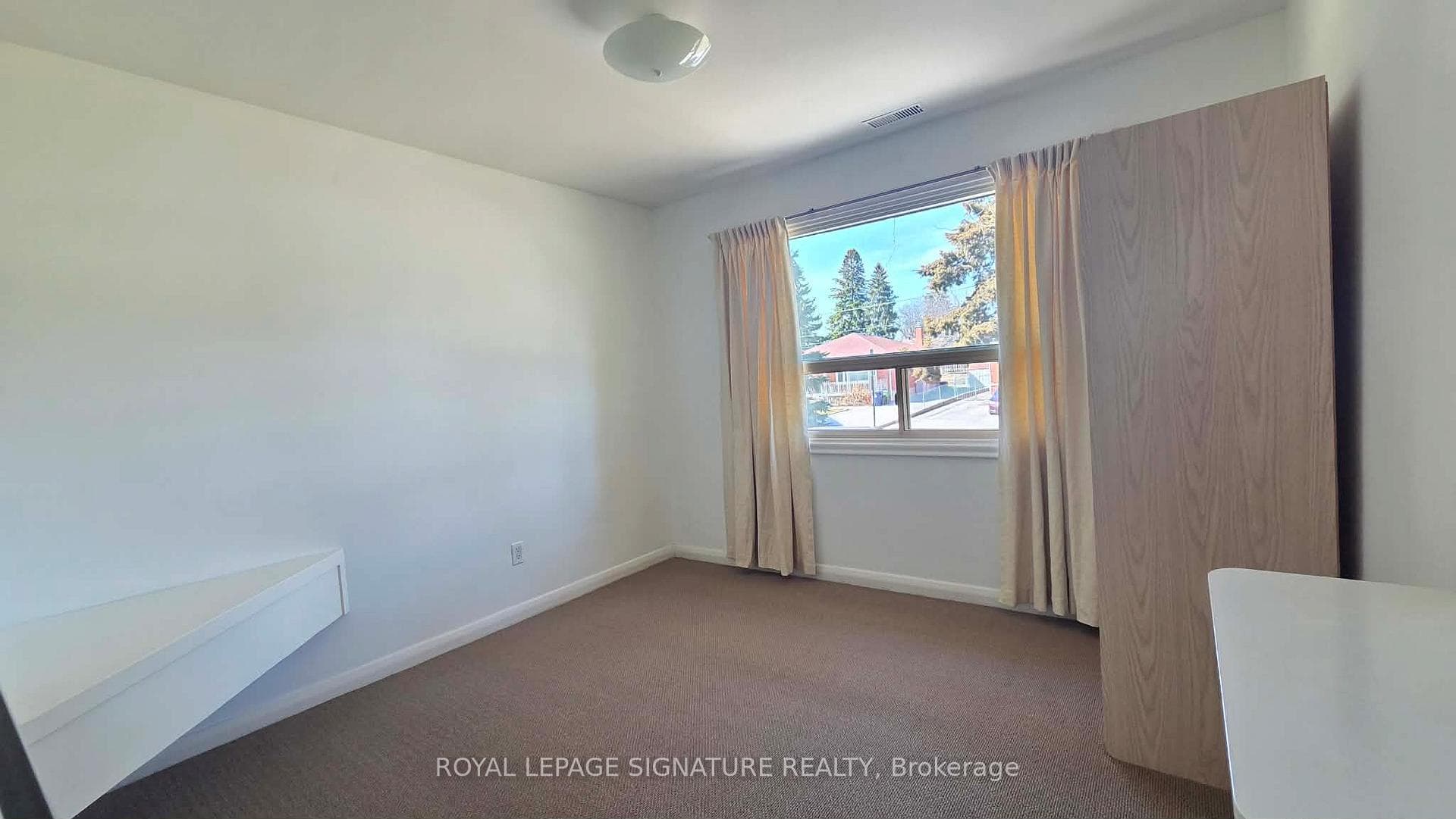 42 Jubilee Crescent Unit Mainfloor photo 11