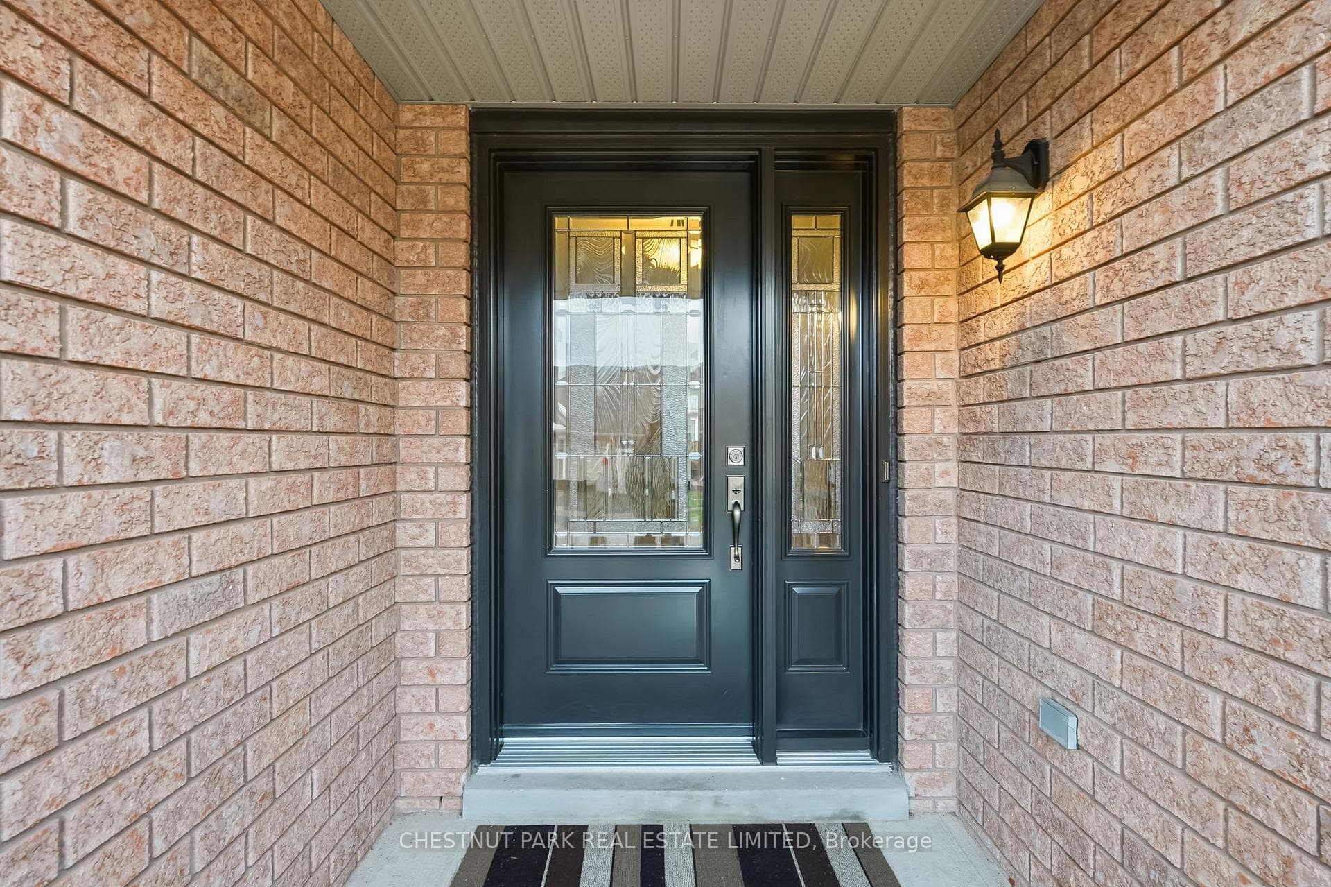 55 Apple Tree Crescent photo 2