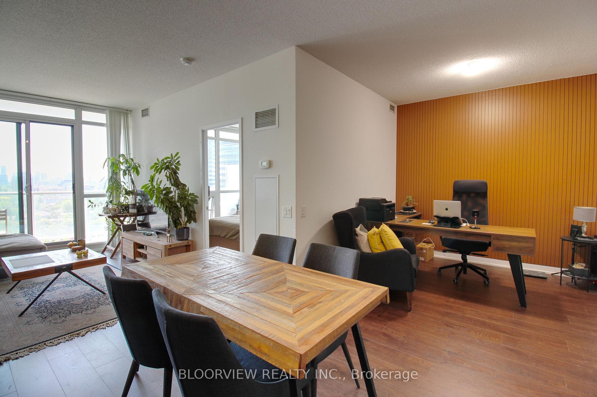 121 Mcmahon Drive Unit 2810 photo 3