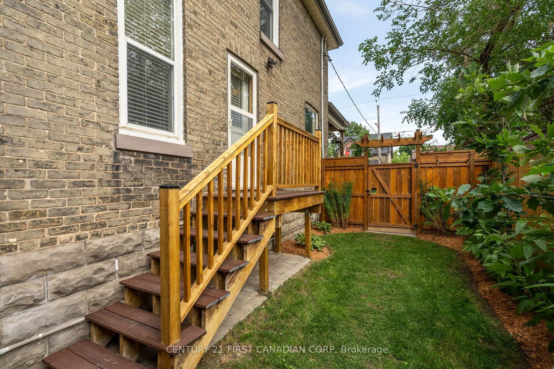 754 LORNE Avenue photo 35
