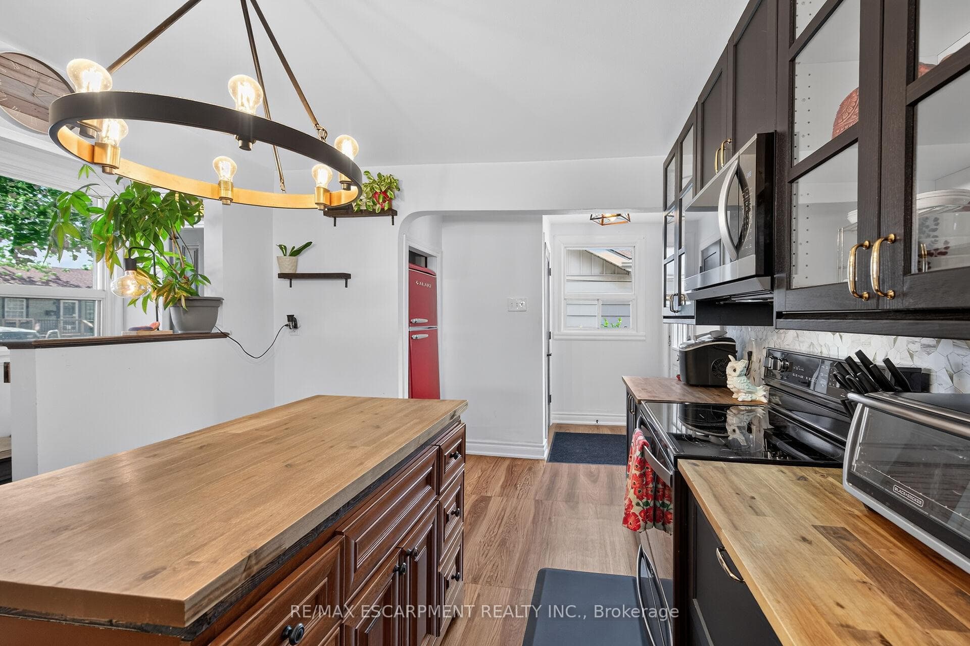 331 Guelph Street photo 17