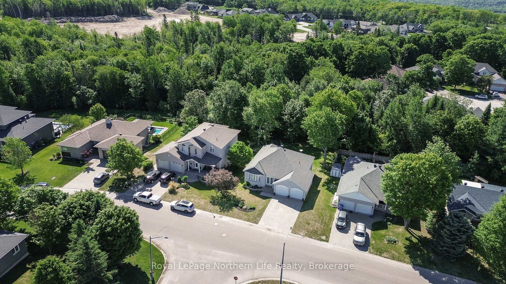413 Pearce Street photo 48