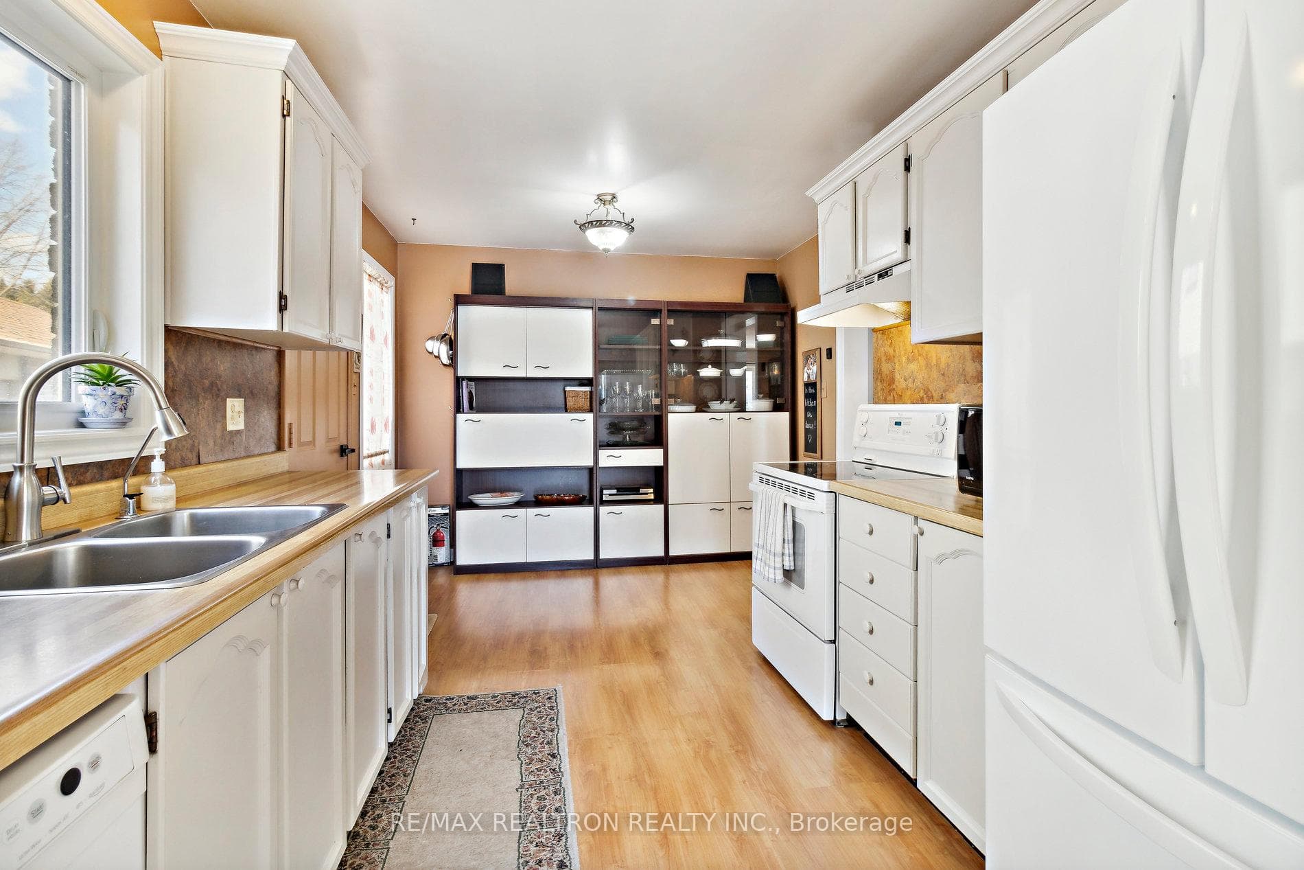 124 Walton Drive photo 17