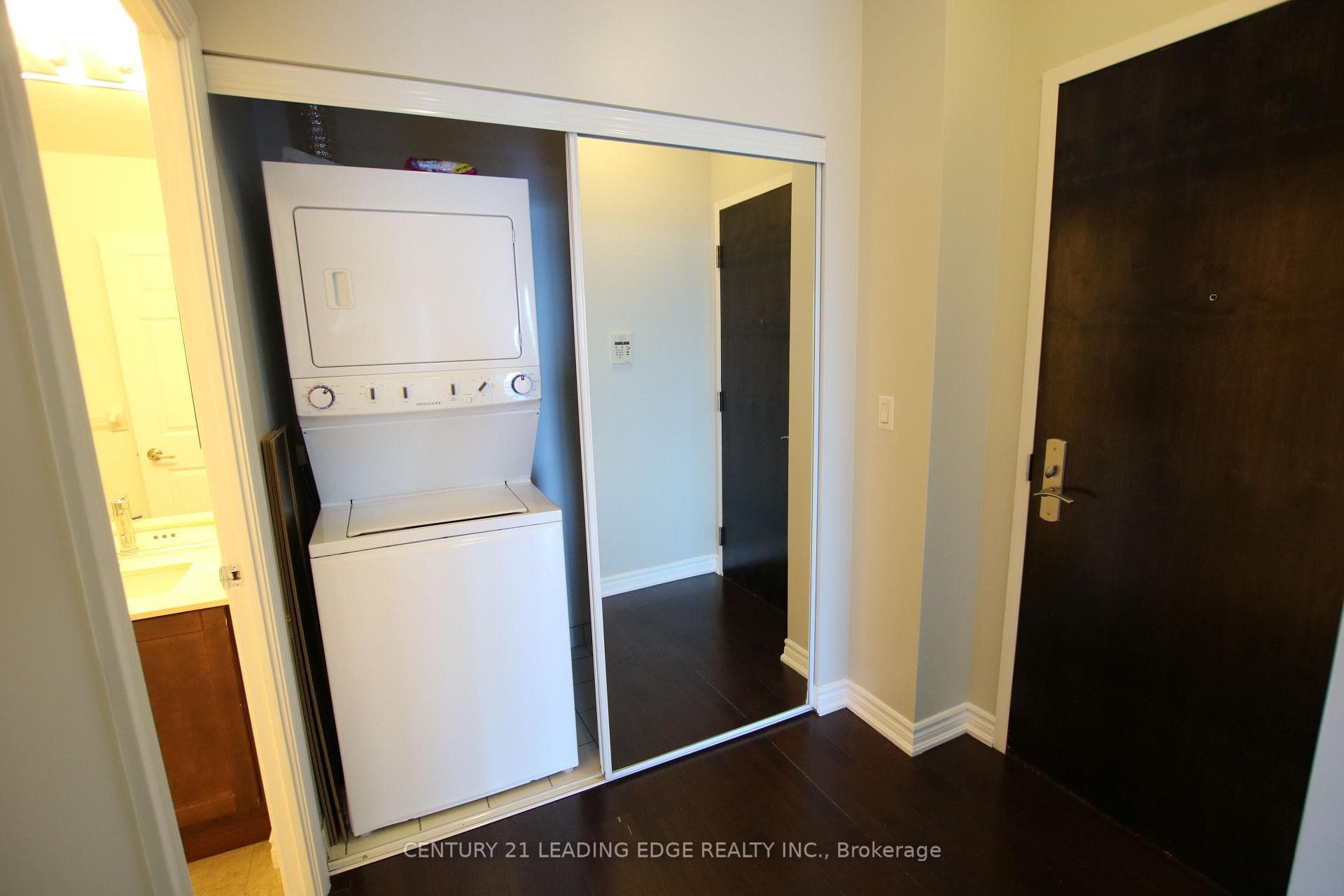 761 Bay Street Unit 3909 photo 6