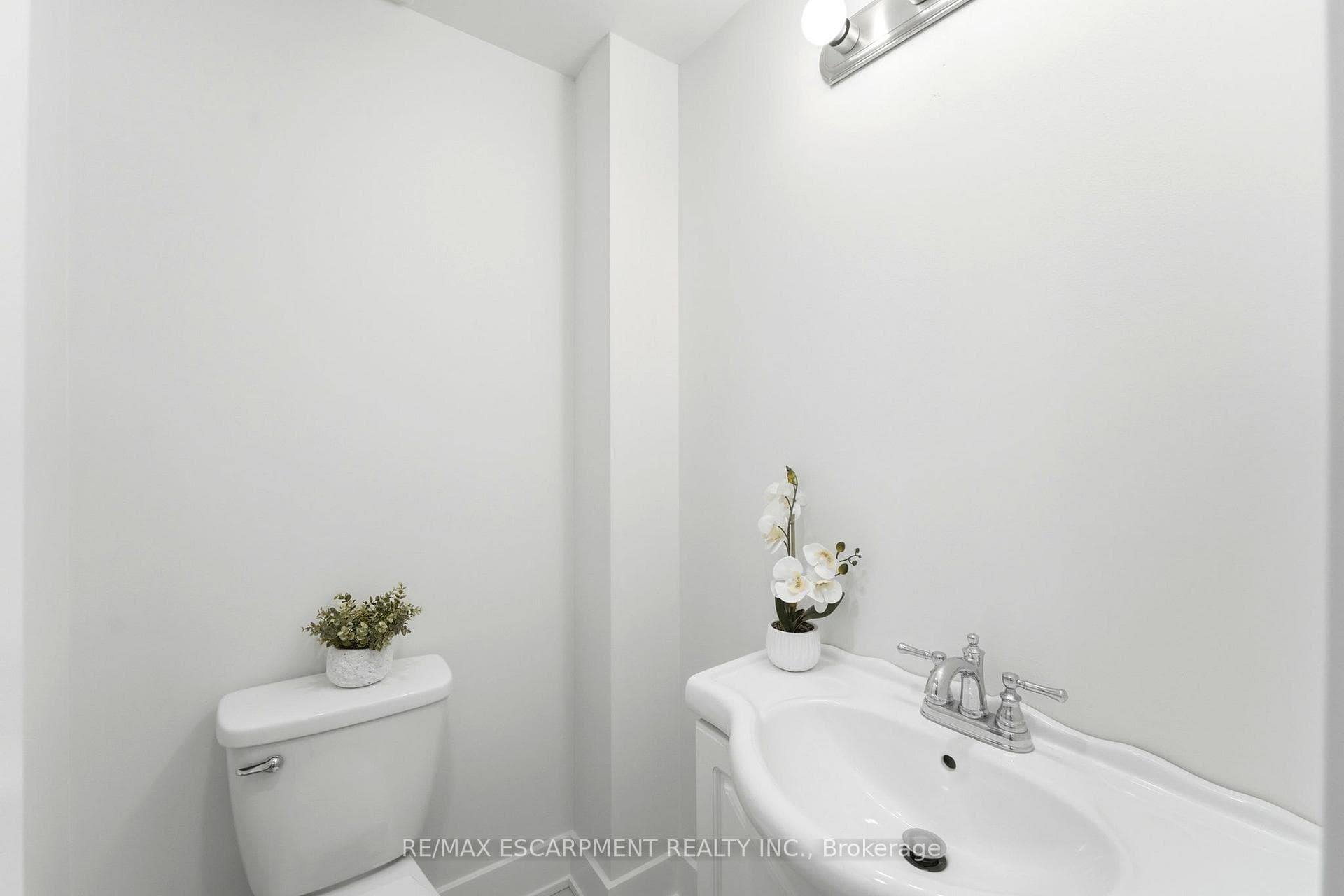 968 Main Street photo 16