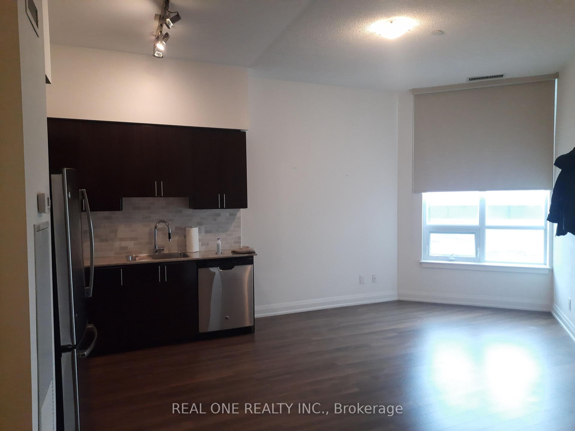 7161 Yonge Street Unit 321 photo 5