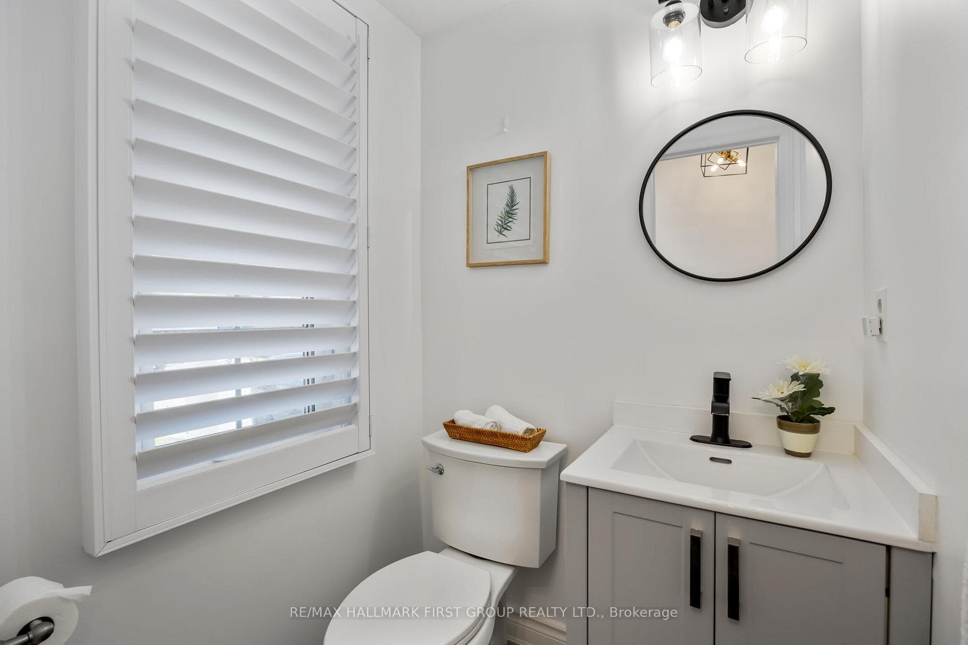 10 Bassett Boulevard Unit 216 photo 19