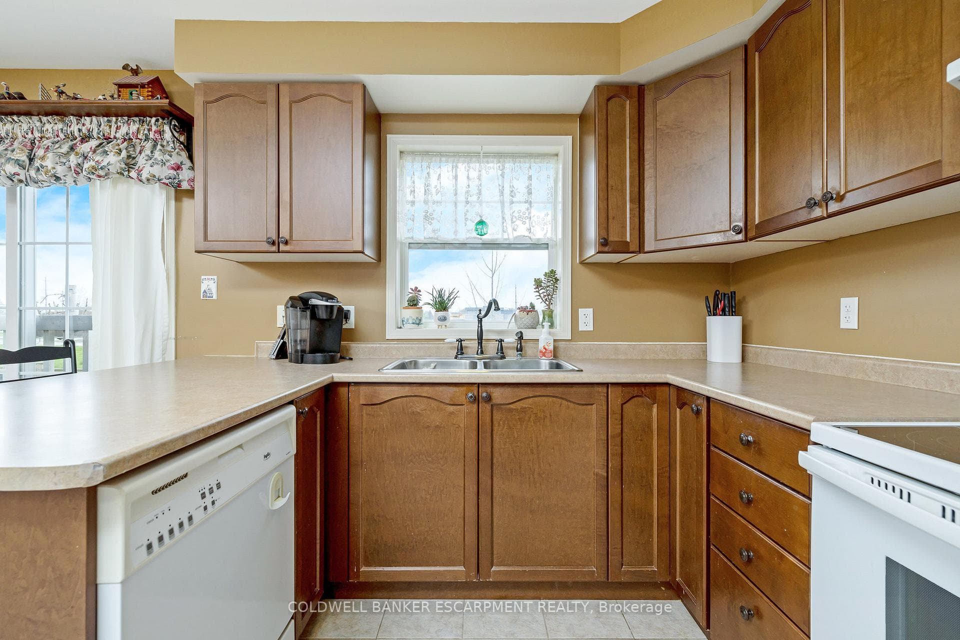 104 Somerville Road photo 6