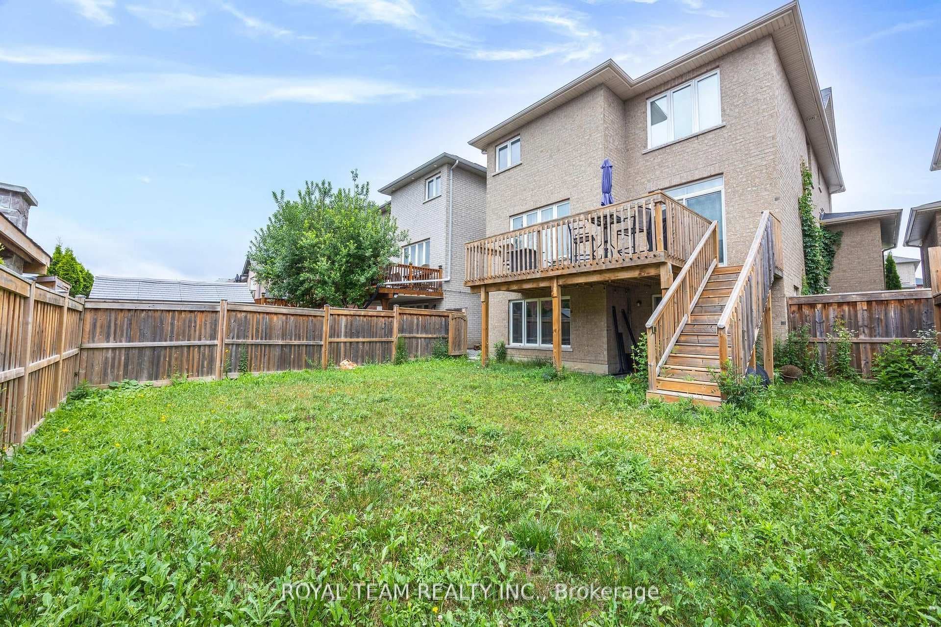 218 Richardson Crescent photo 40