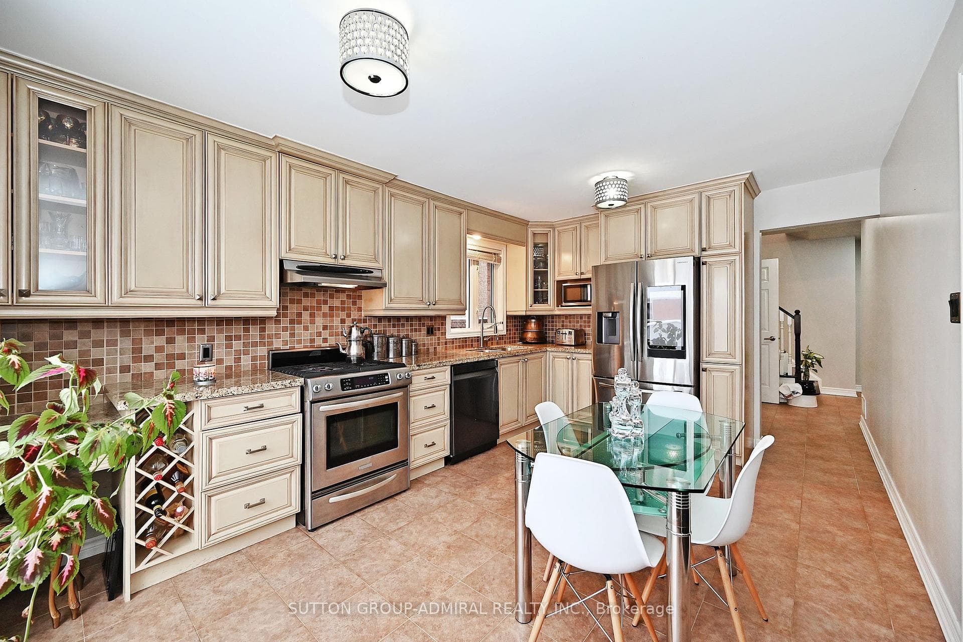 152 Colombo Acres photo 17