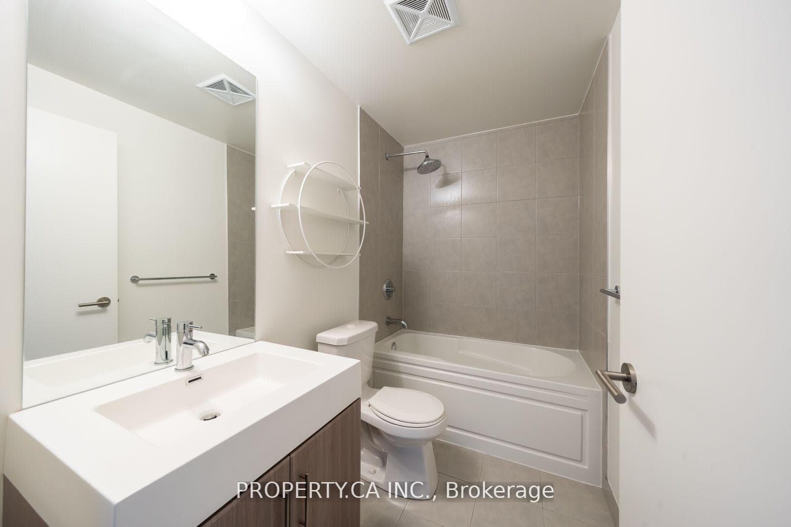 160 Vanderhoof Avenue Unit 601 photo 14