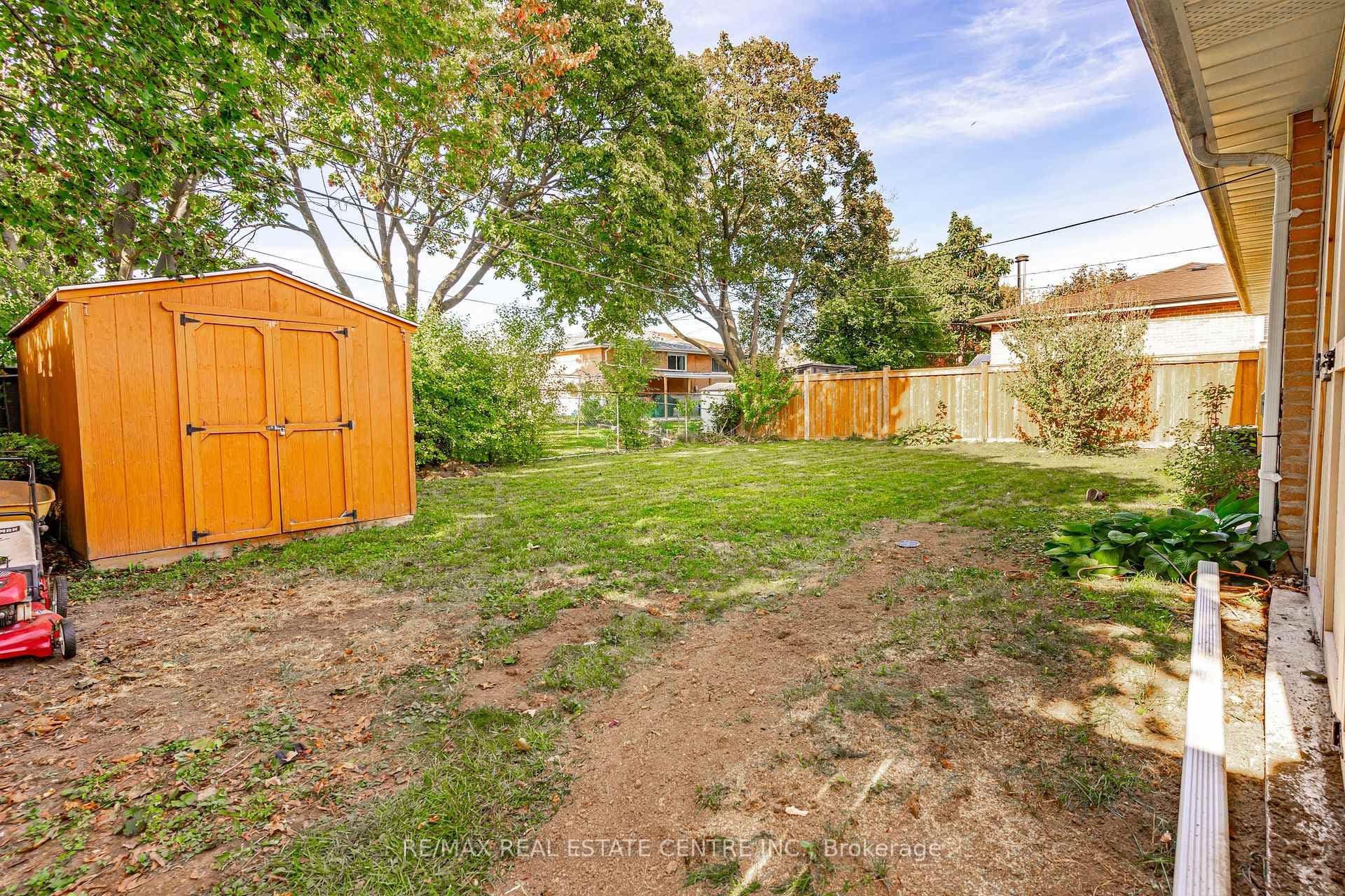 23 Bedford Crescent photo 34