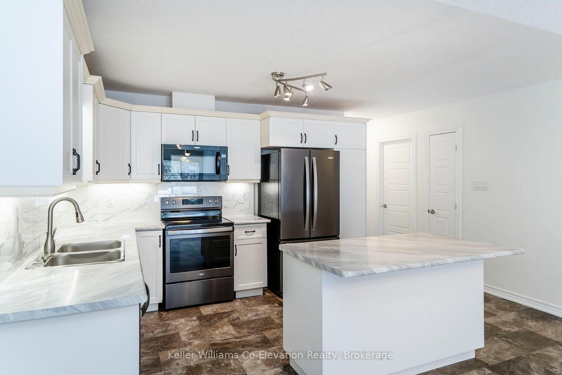 18 Durham Drive photo 6