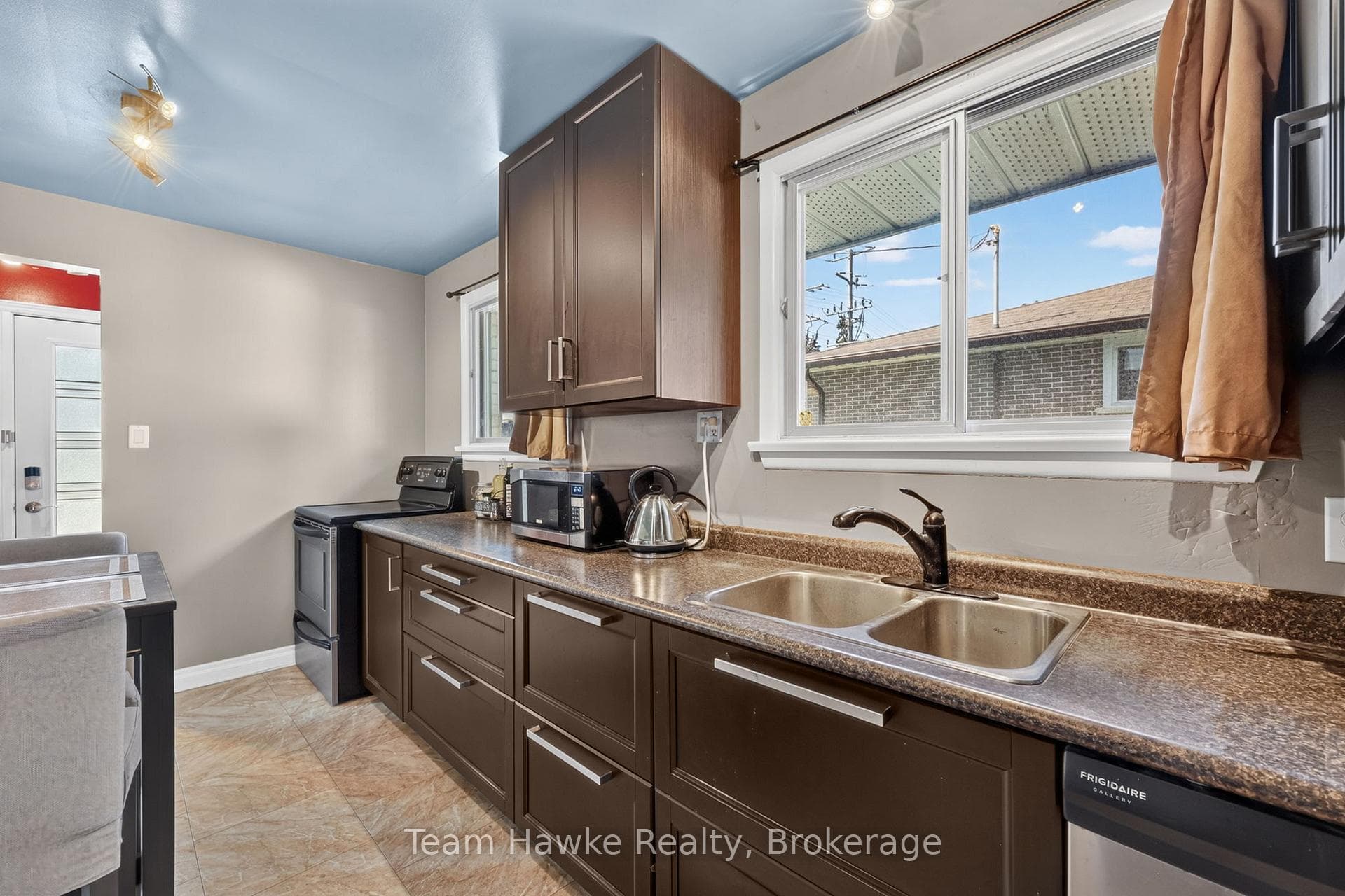 320 Scott Street photo 15