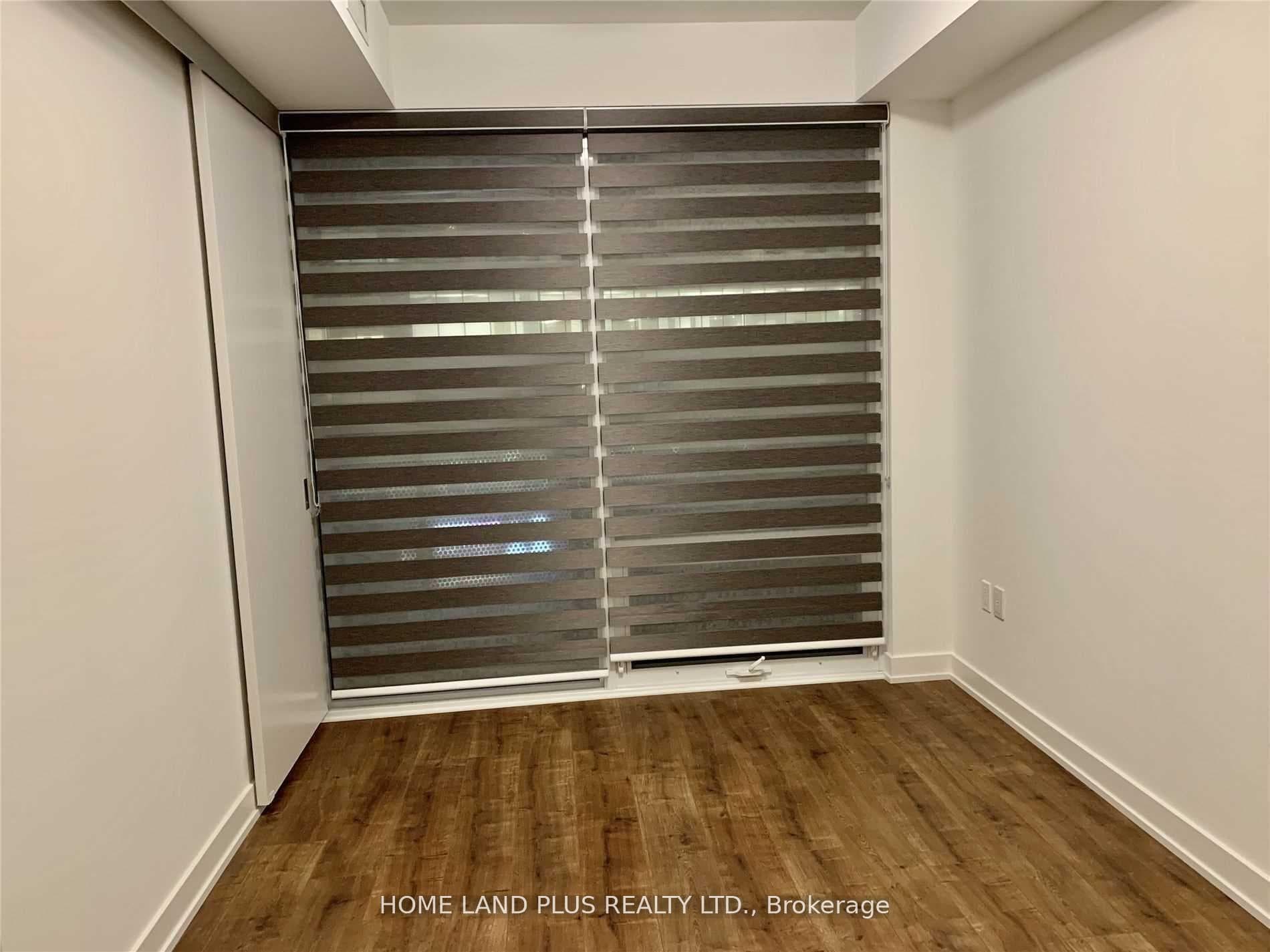 15 Queens Quay Unit 421 photo 18