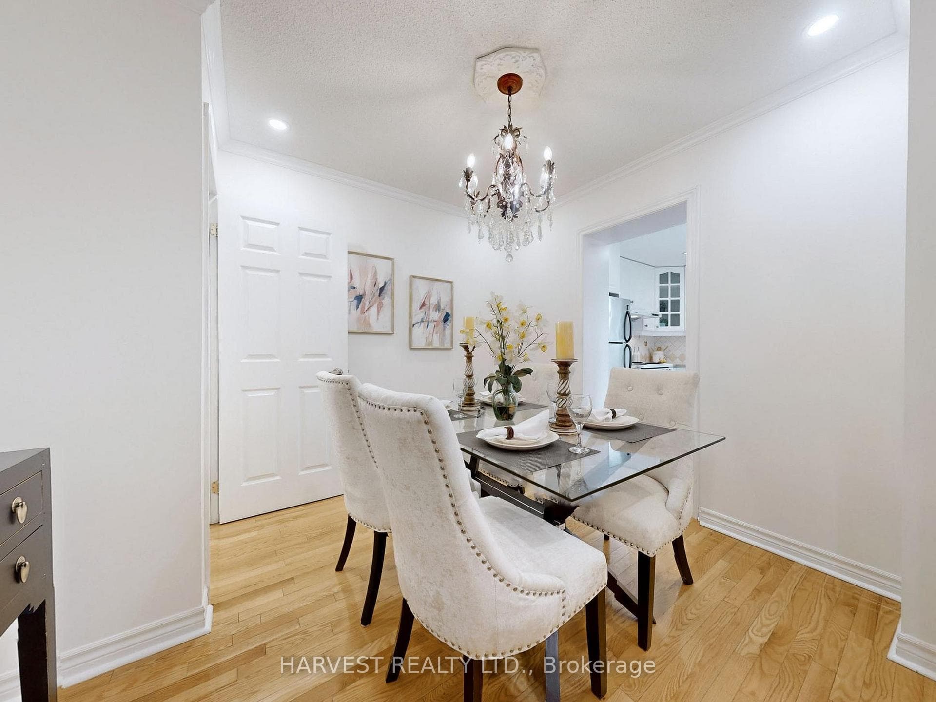 24 Canham Crescent photo 9