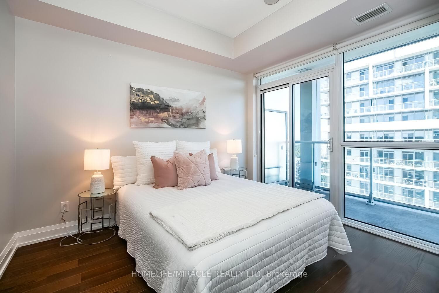 65 Speers Road Unit 1106 photo 15