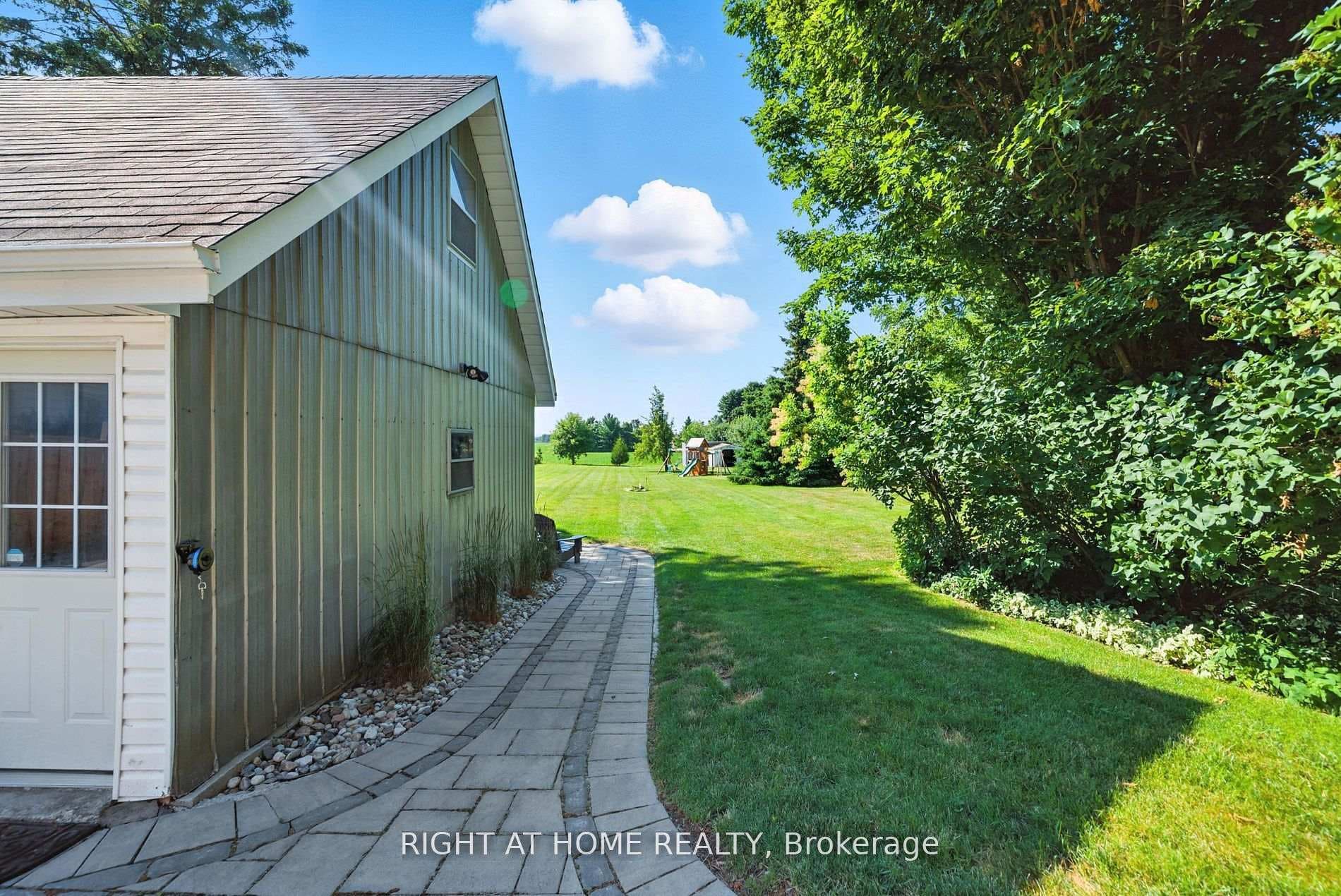 675 Myrtle Road photo 38