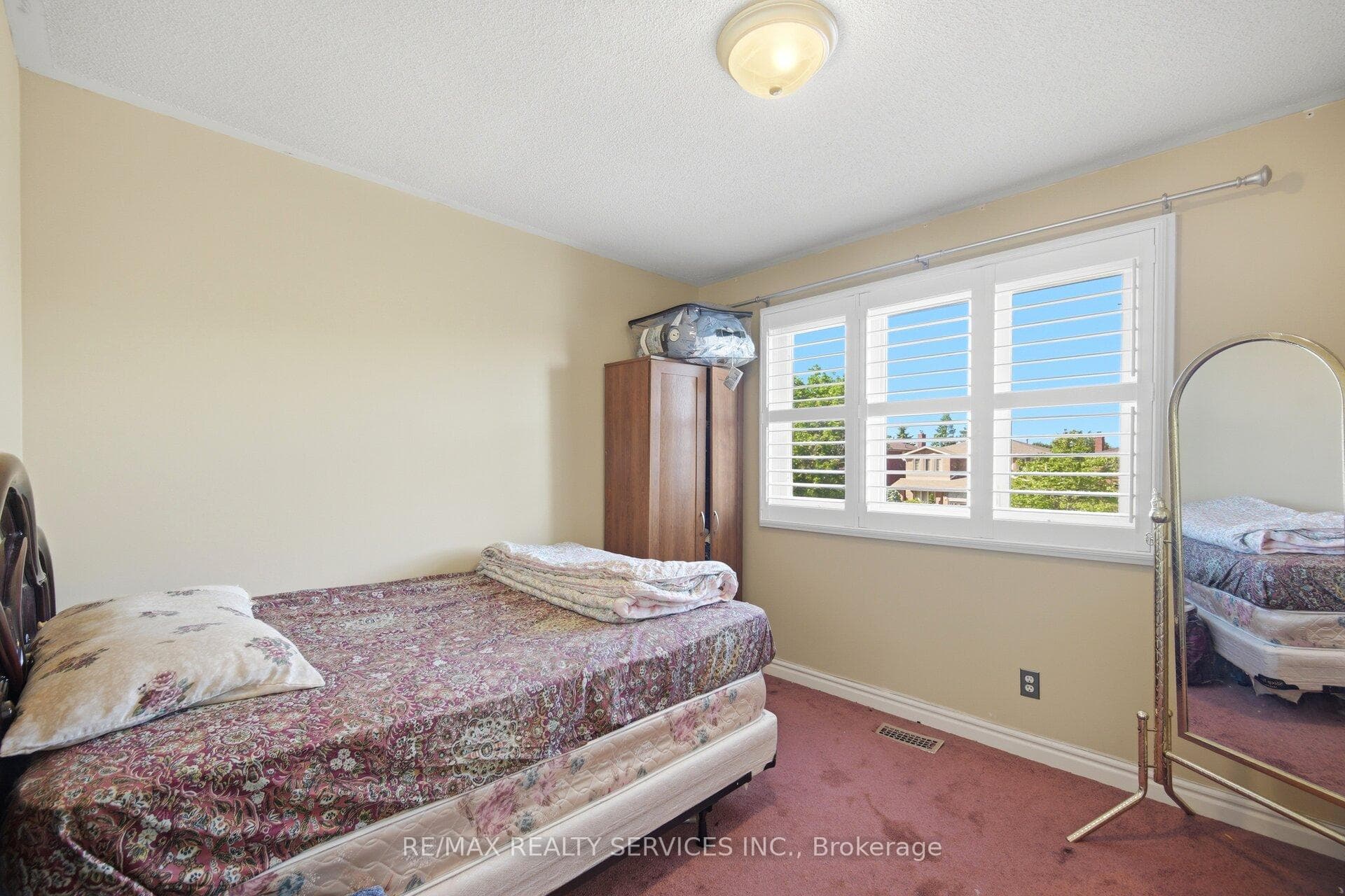26 Sunforest Drive photo 30