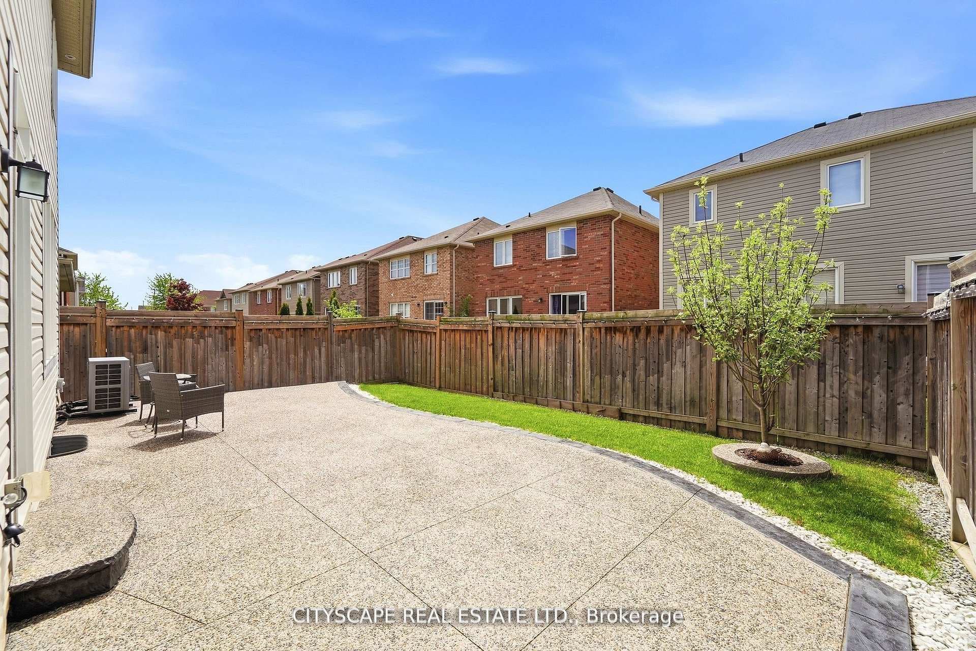 305 Gleave Terrace photo 40