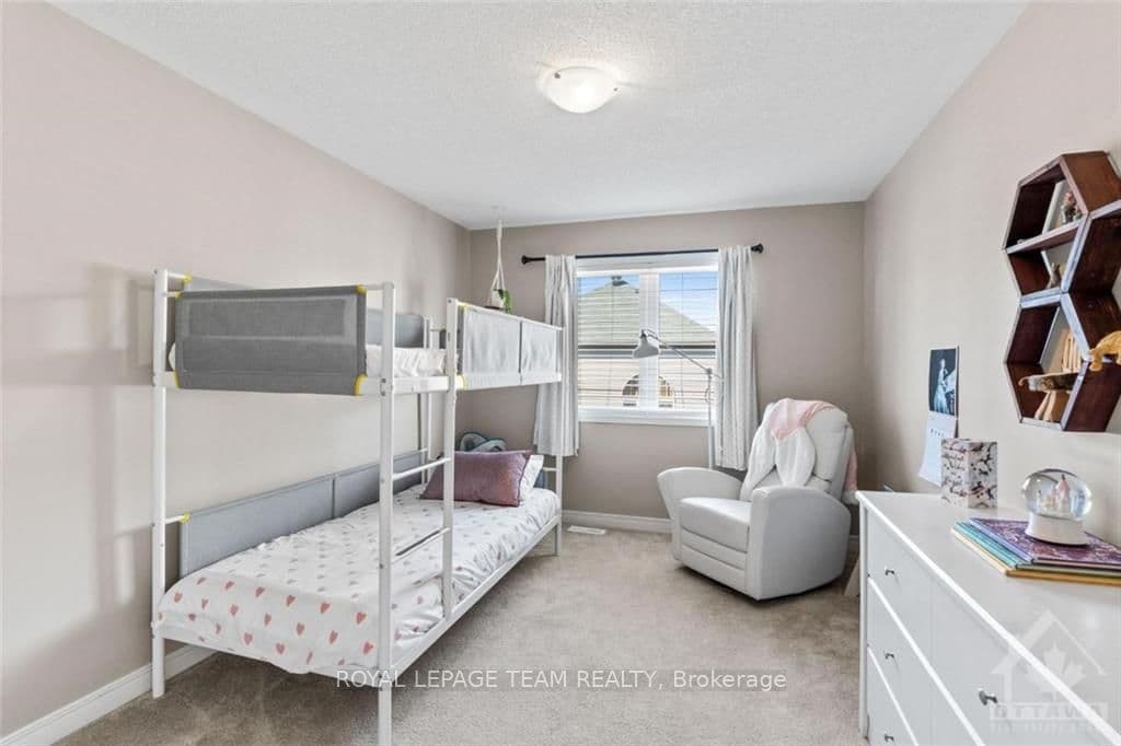212 DAVE SMITH Crescent photo 18
