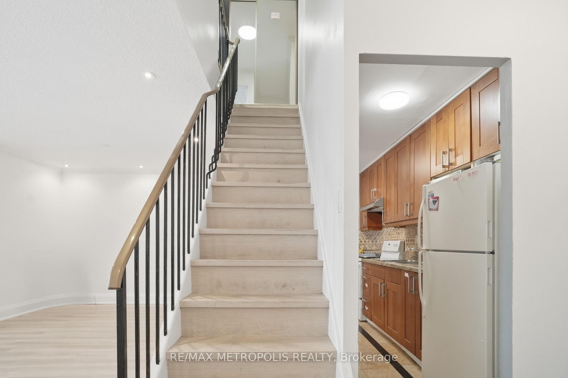 100 Mornelle Court Unit 2026 photo 15