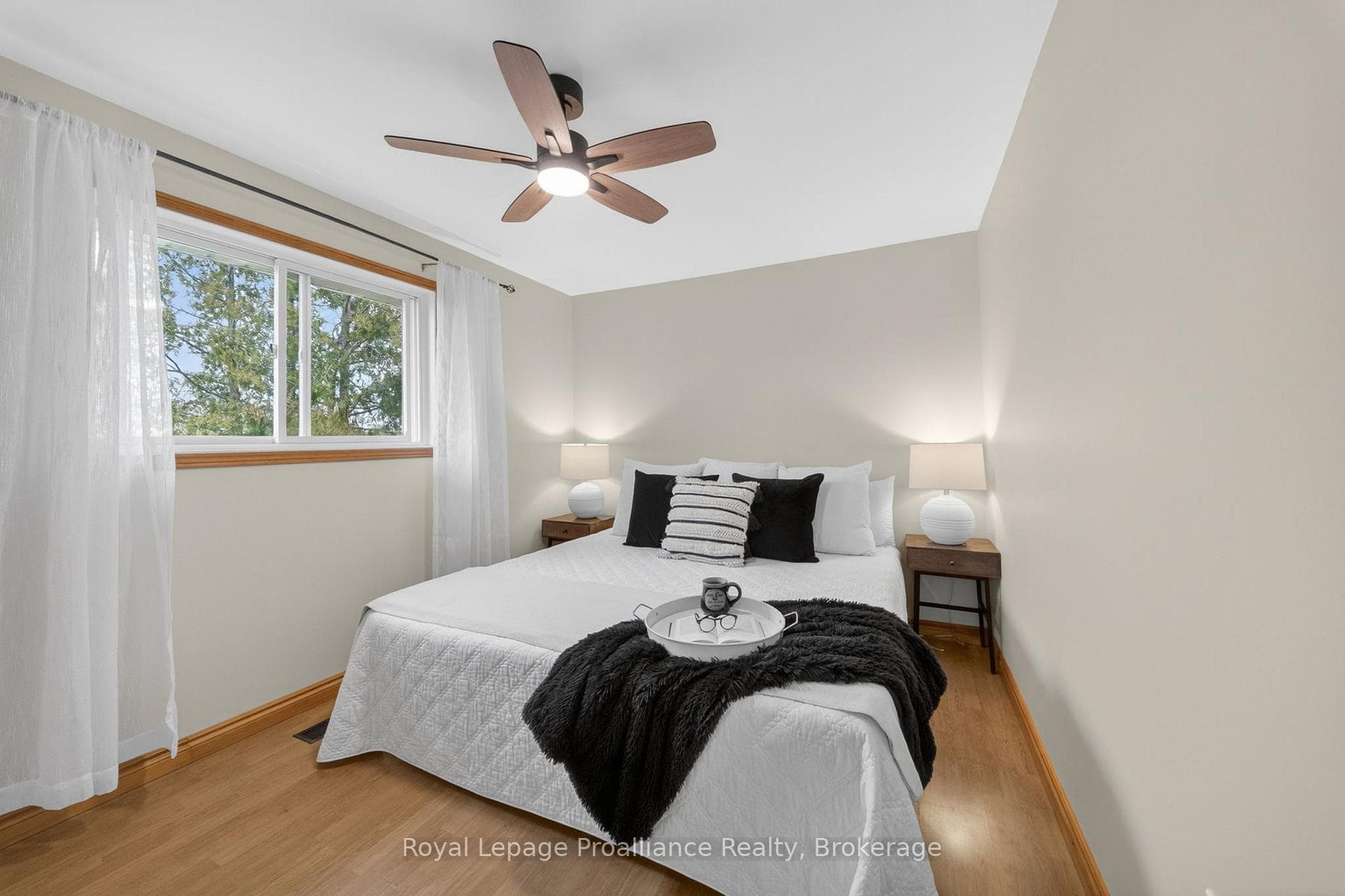 235 East Hungerford Road photo 21