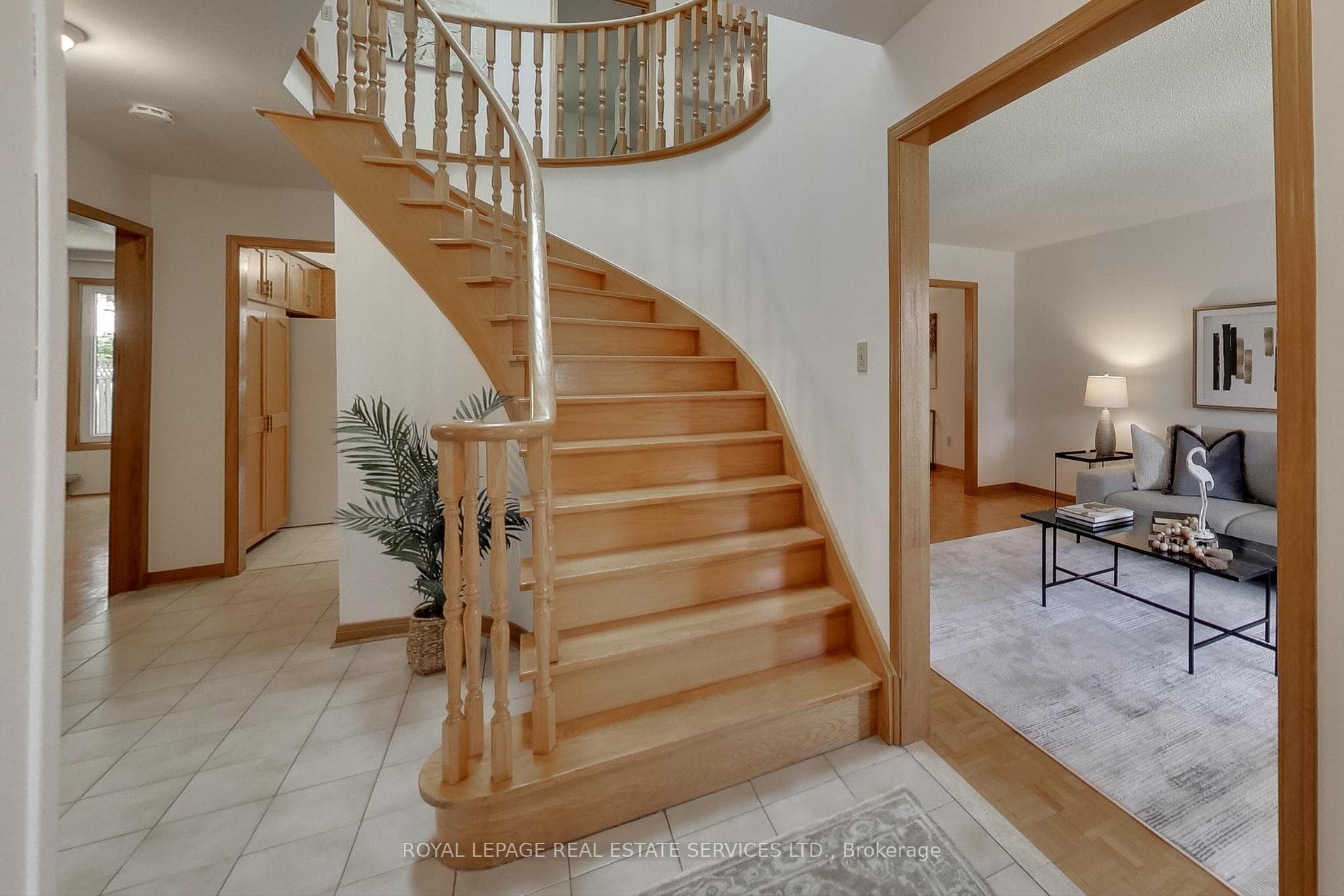 1050 Wetherby Lane photo 2