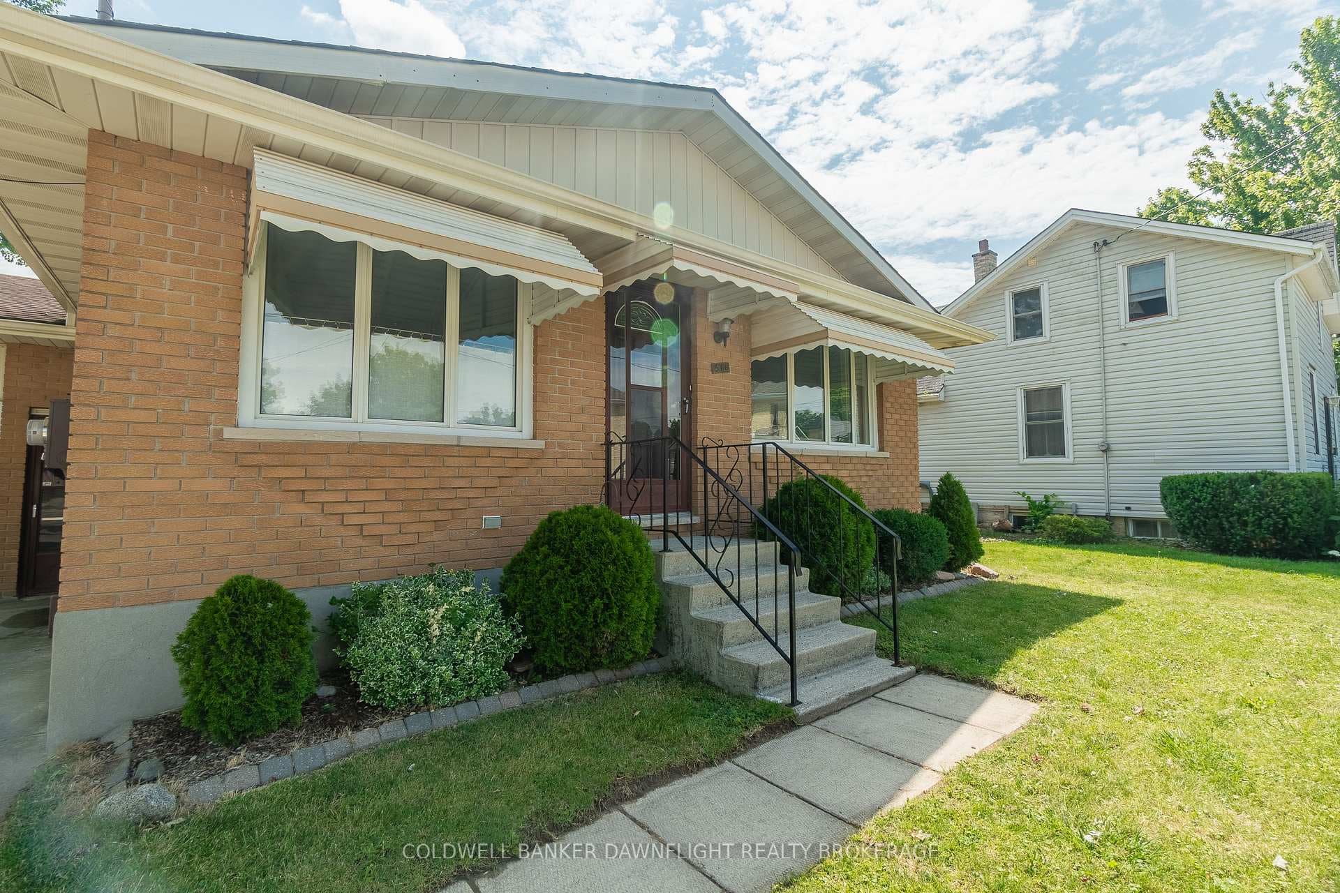 516 Andrew Street photo 4