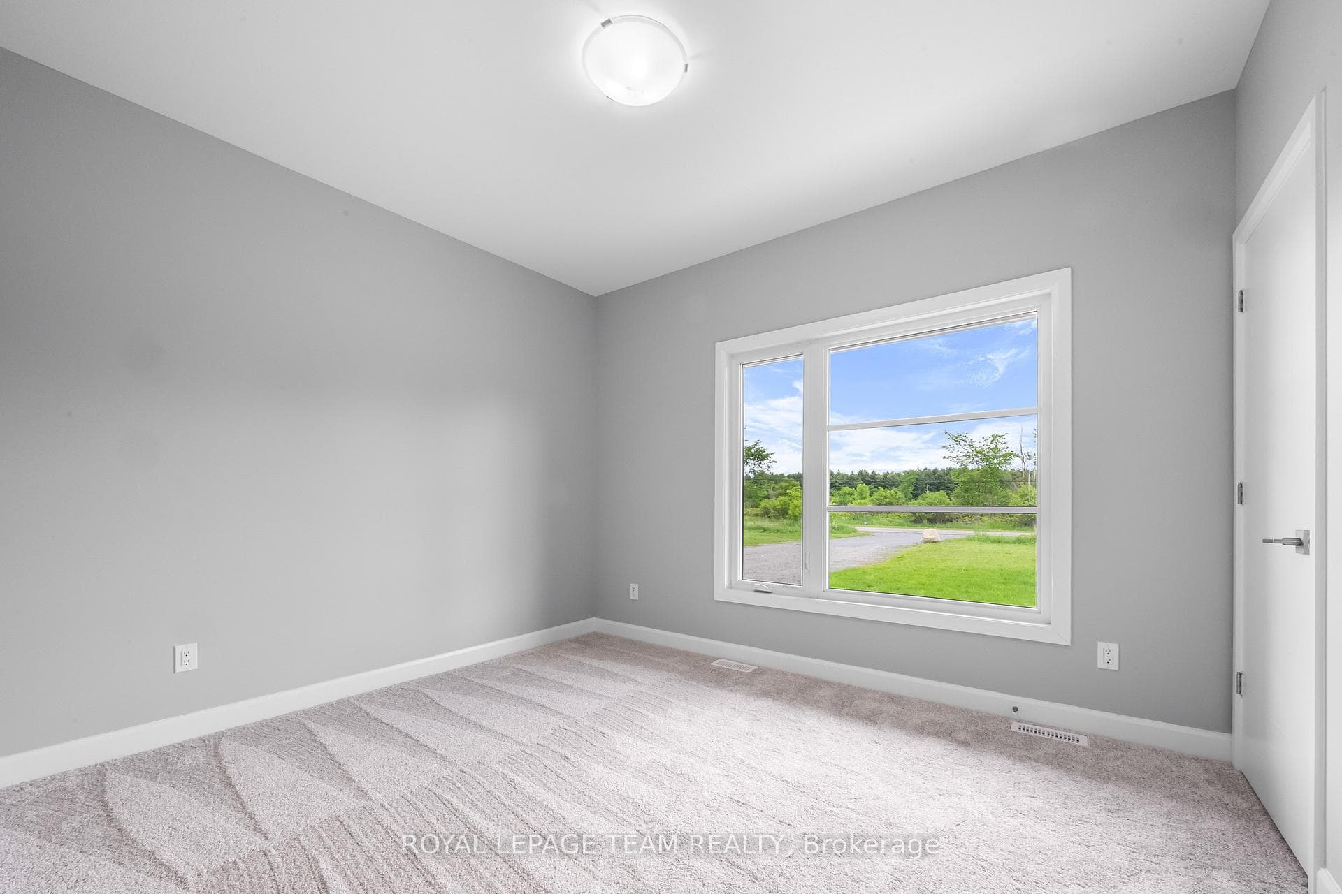465 Pioneer Road photo 21