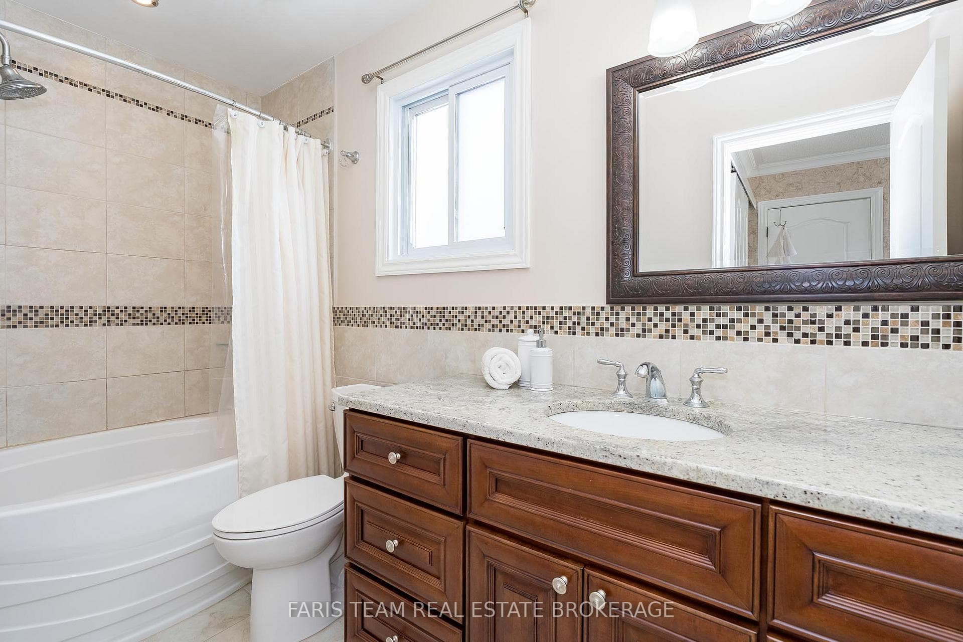 68 Marilyn Street photo 22