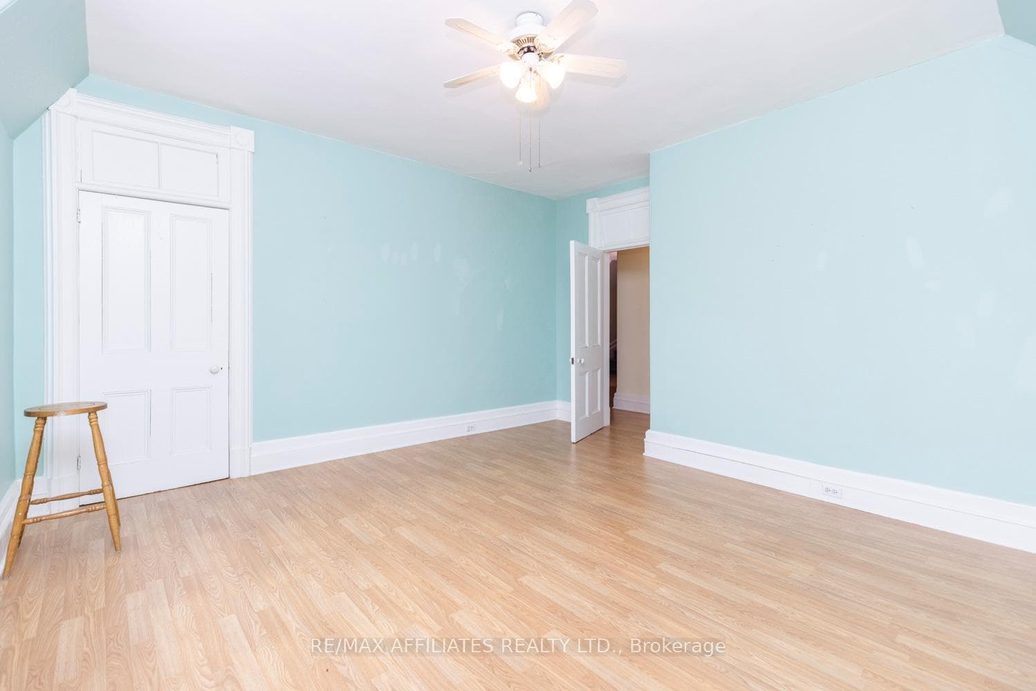 64 Clyde Street photo 34