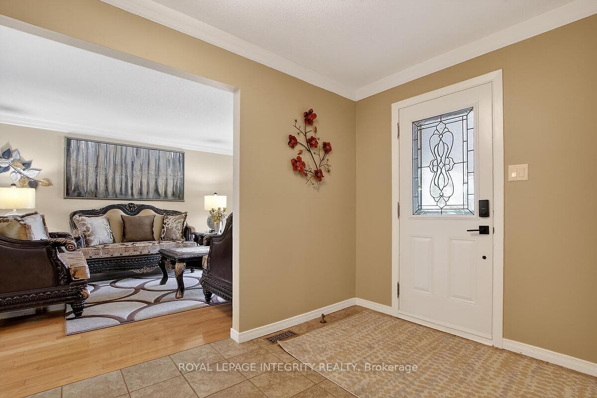 1646 Grey Nuns Drive photo 8