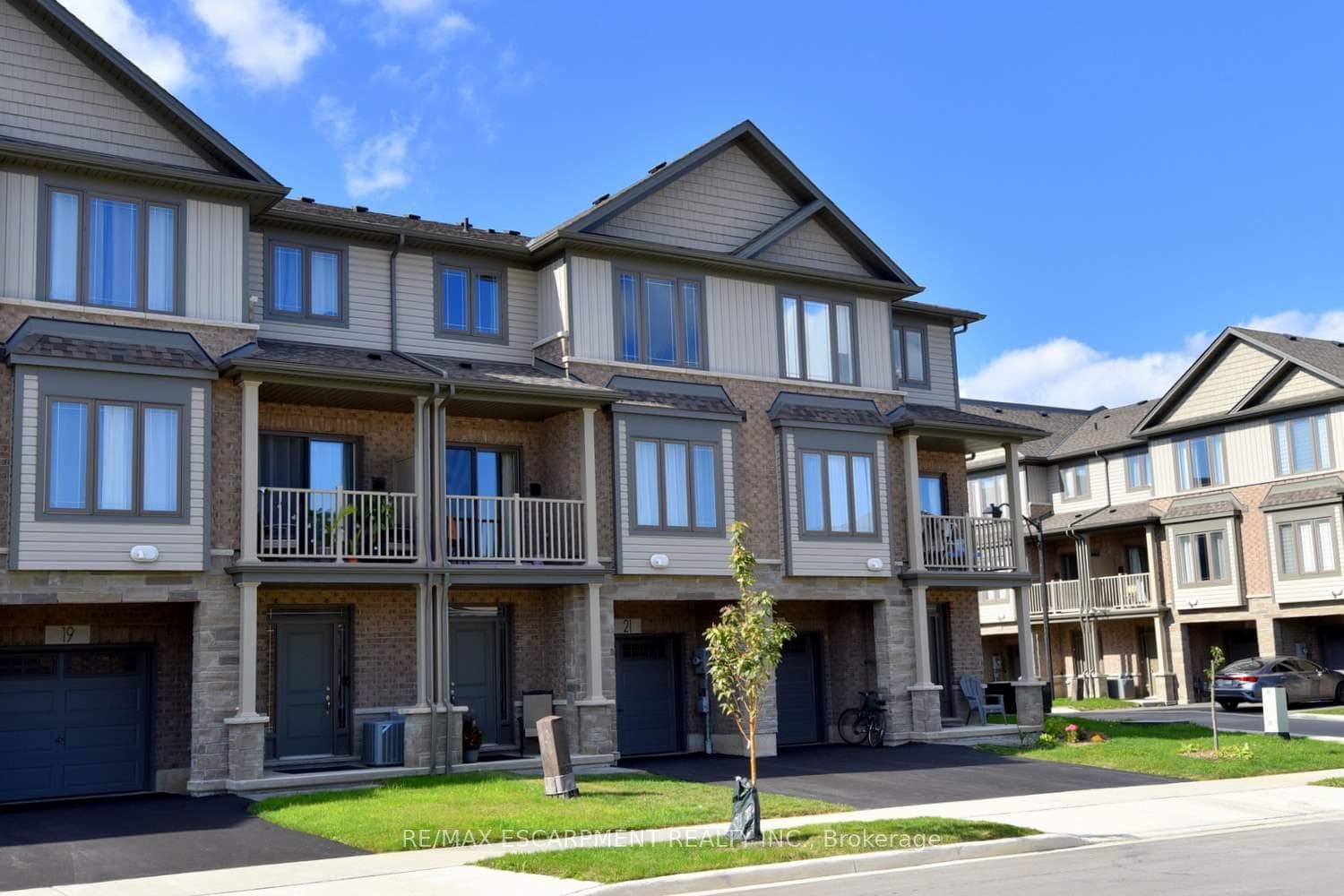 21 Rachel Drive photo 3