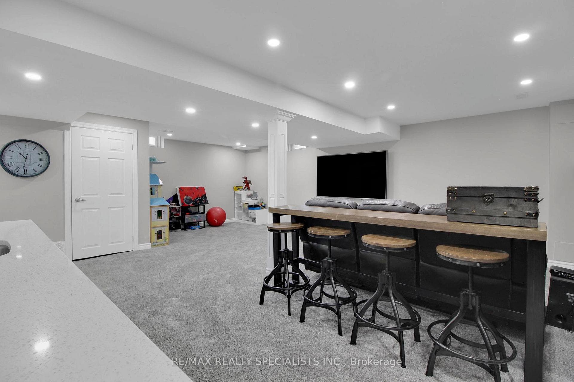 312 Fasken Court photo 31
