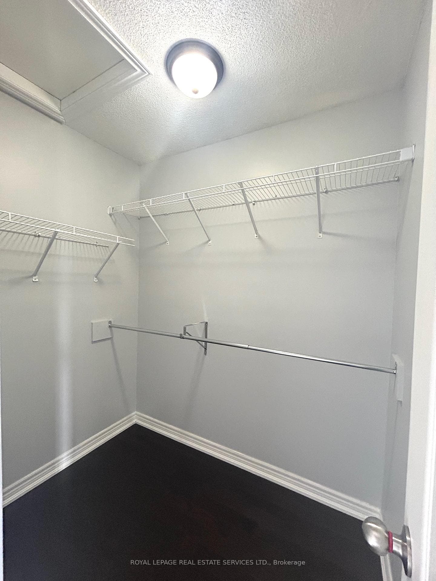 1285 Jezero Crescent photo 21