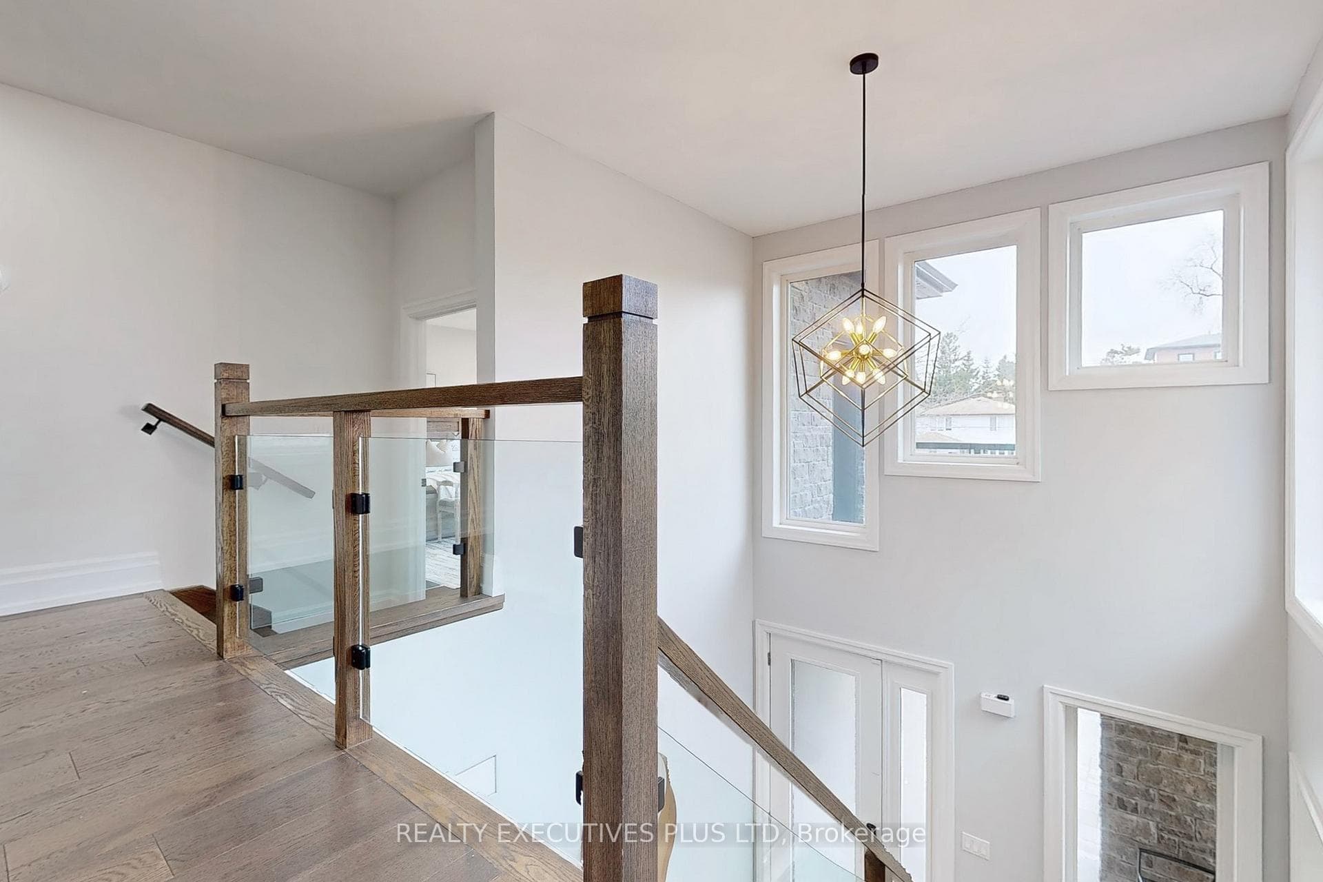 Modern Custom Glass Staircase