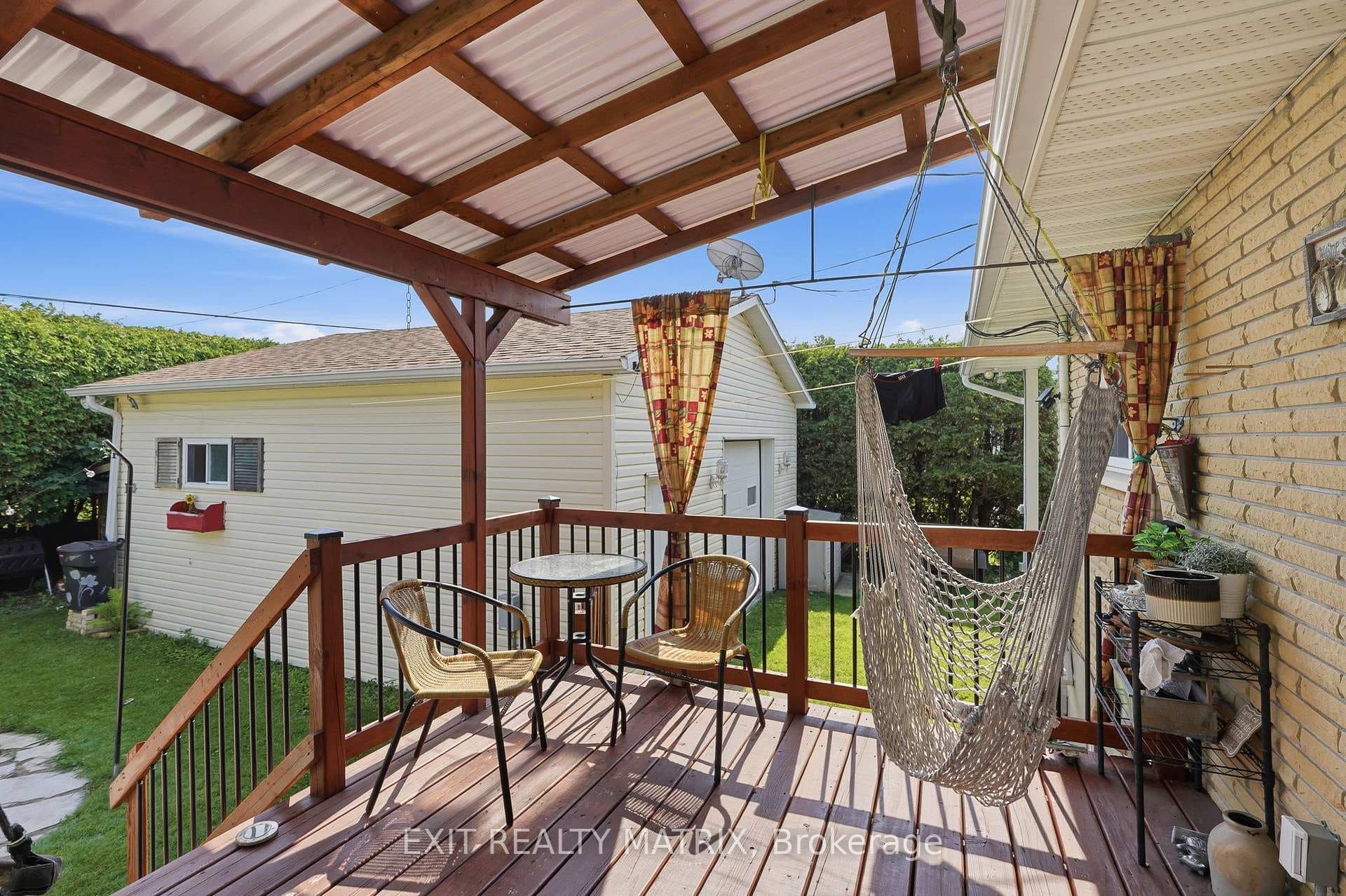 509 Ghislain Street photo 37