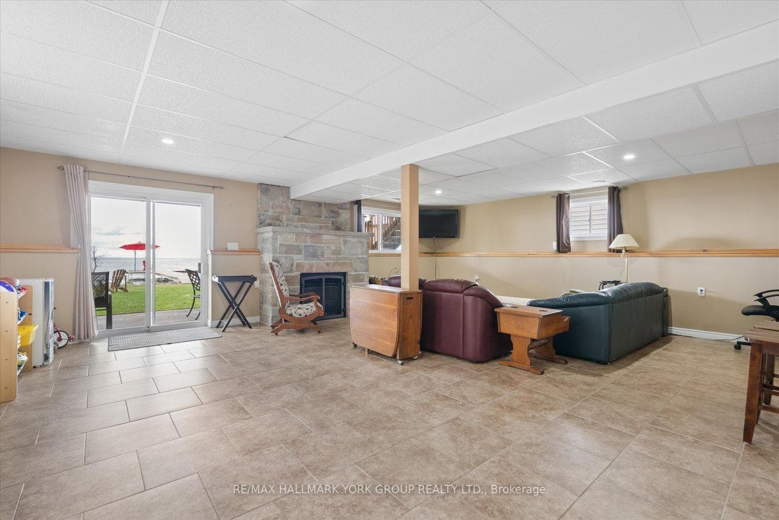 168 Irving Drive photo 15