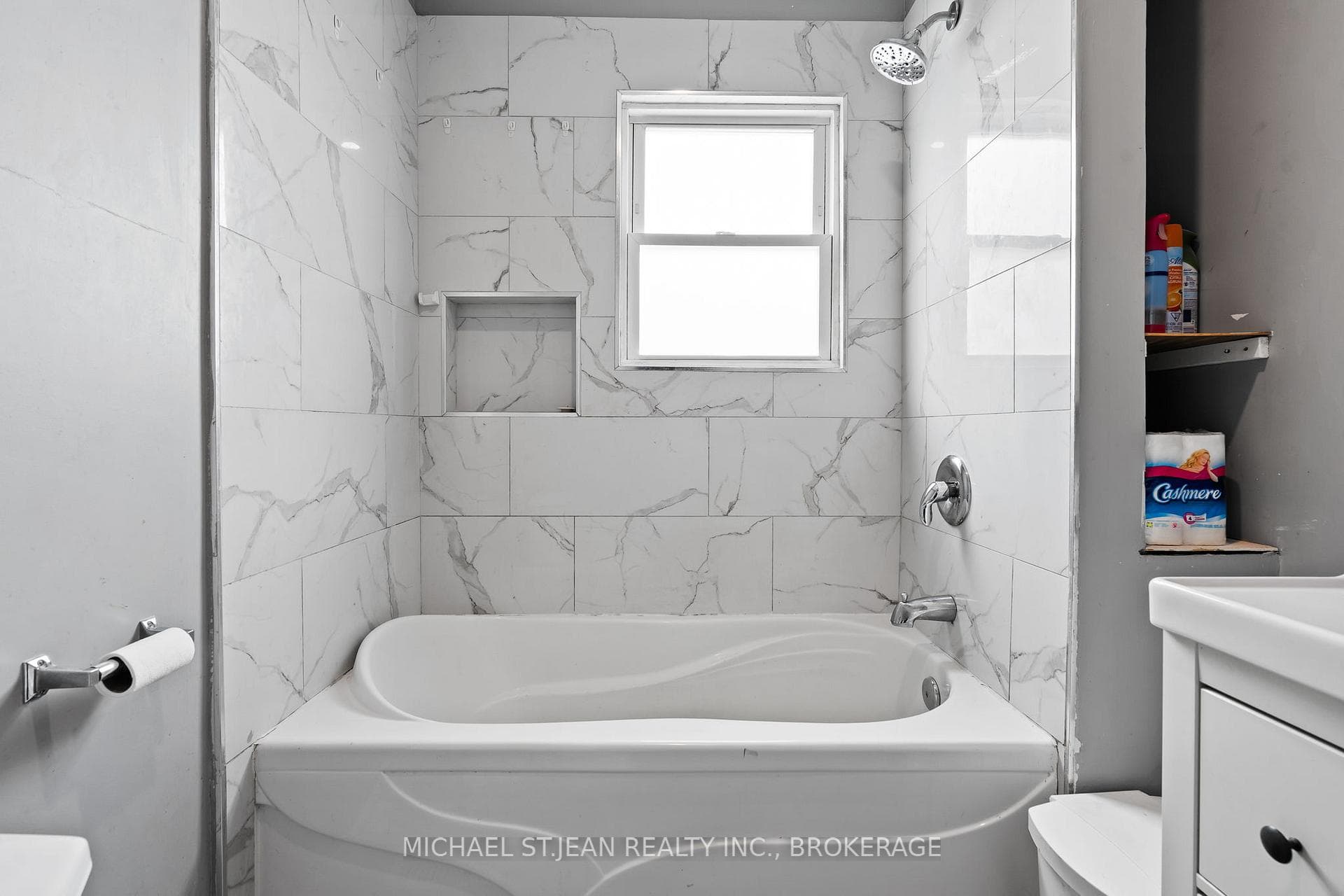 290 Clarke Street photo 14