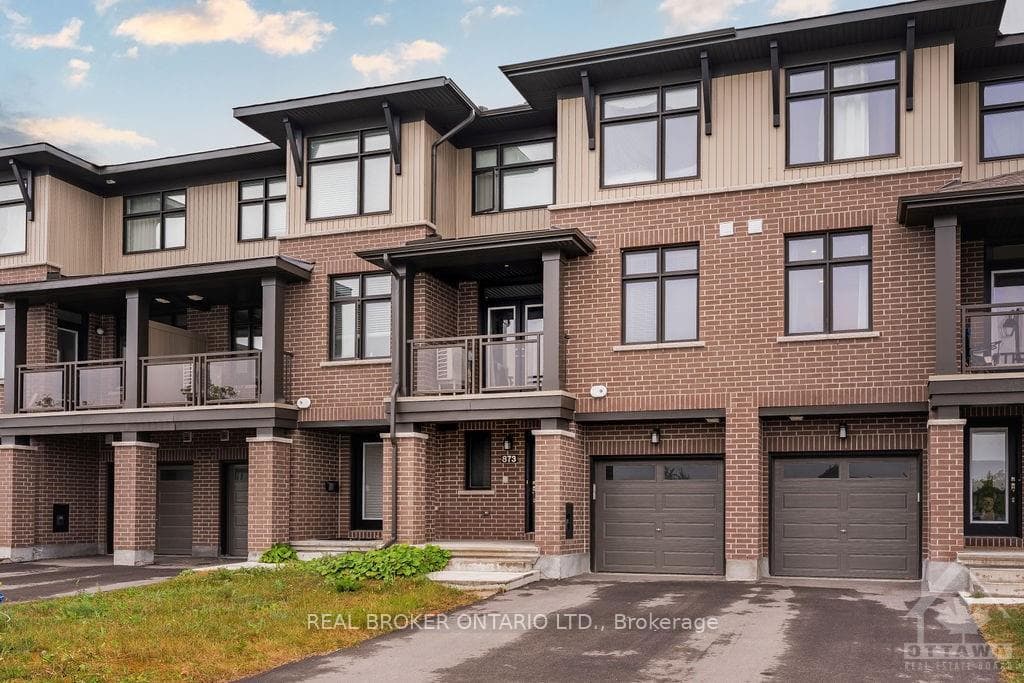 873 COULOIR Road photo 2