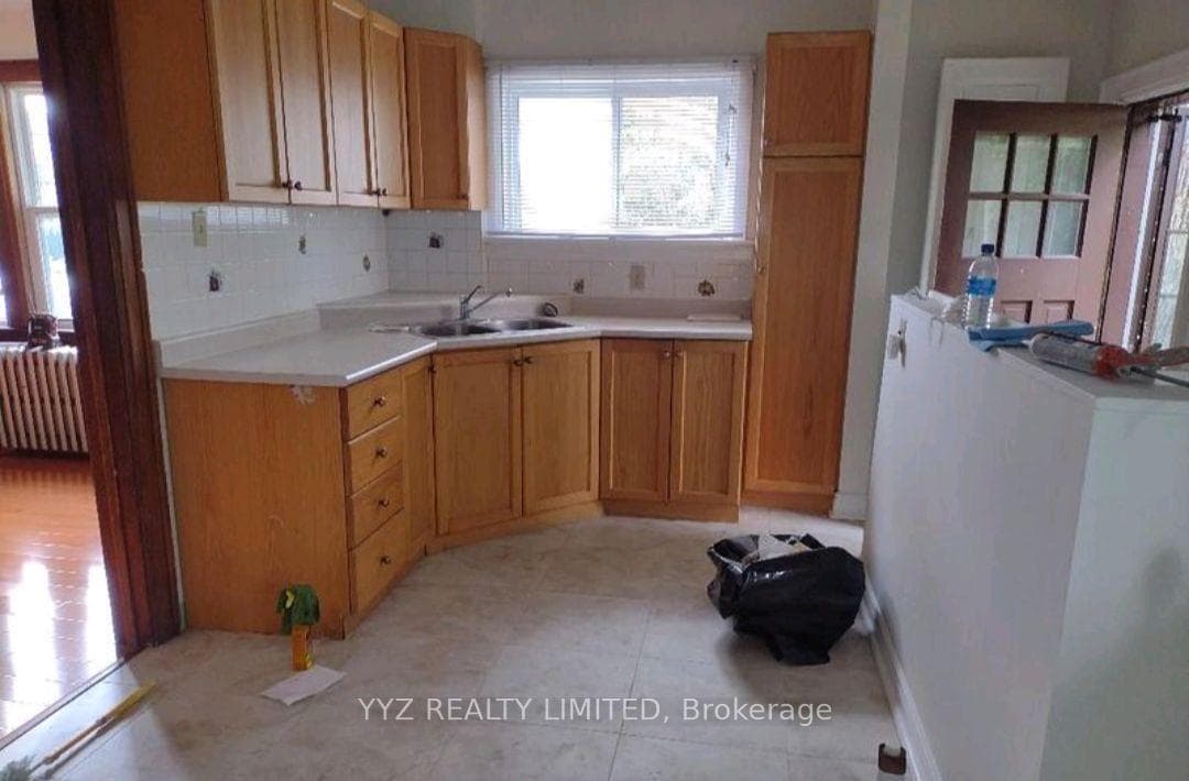 590 Glencairn Avenue photo 6