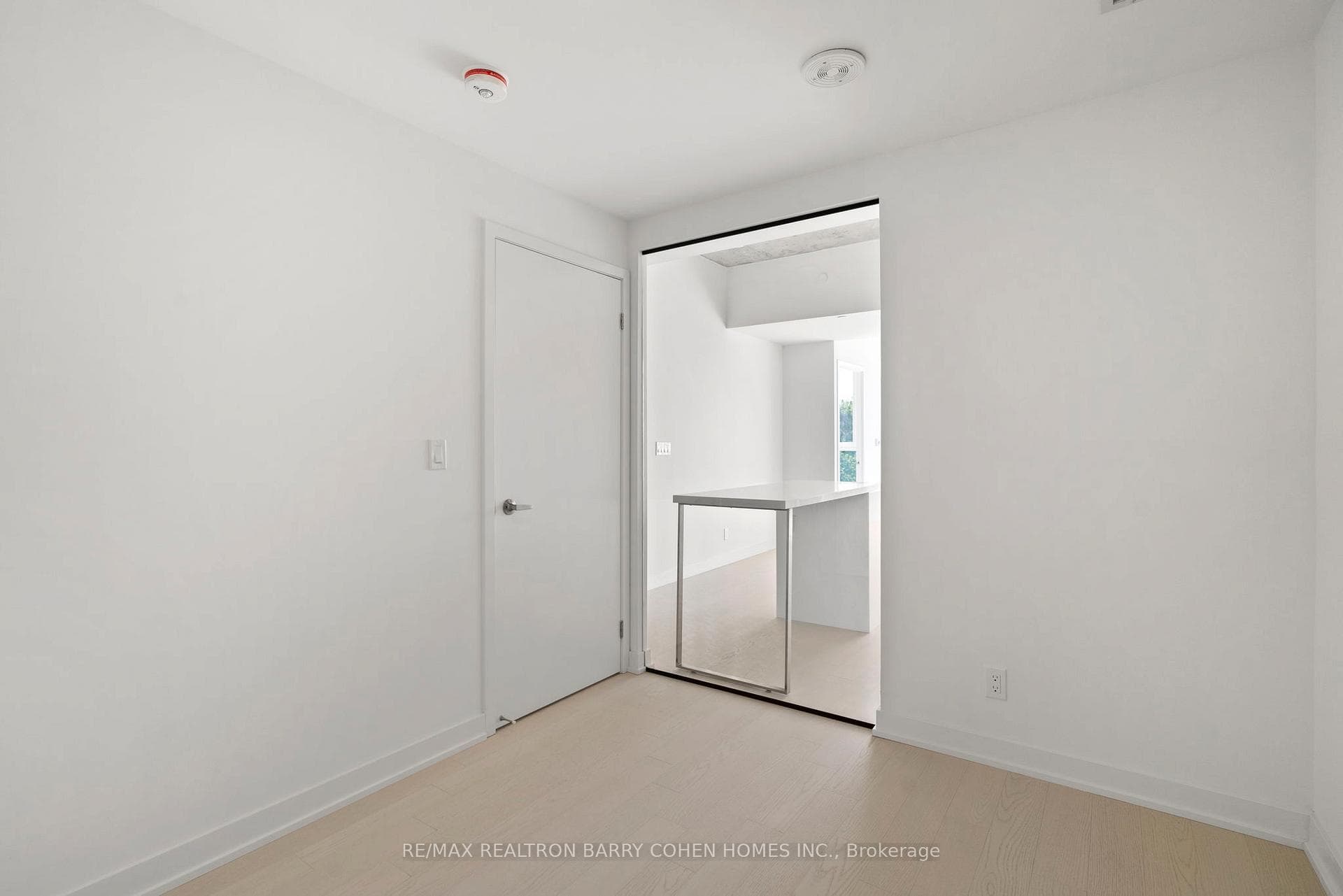 57 Brock Avenue Unit 613 photo 14